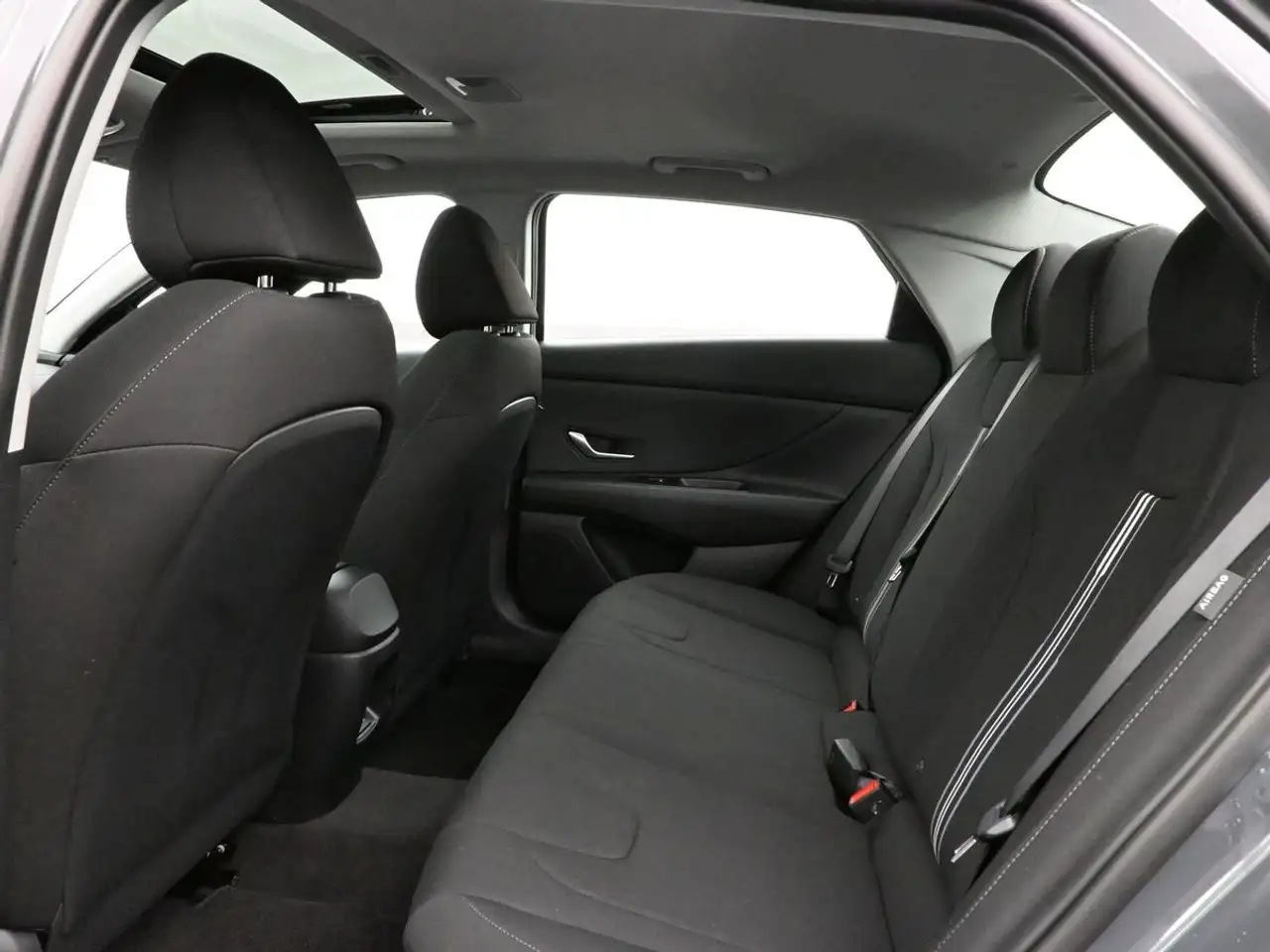 Hyundai ELANTRA снимка Hyundai ELANTRA