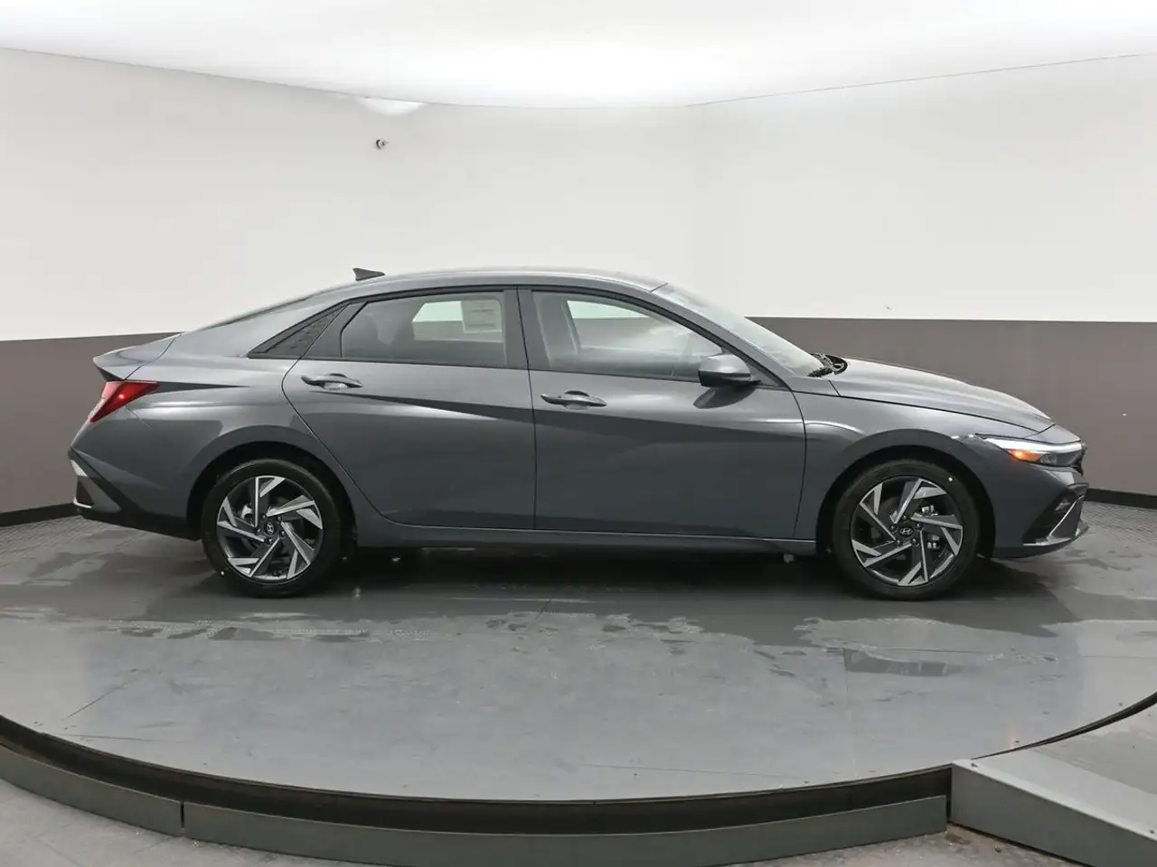 Hyundai ELANTRA снимка Hyundai ELANTRA