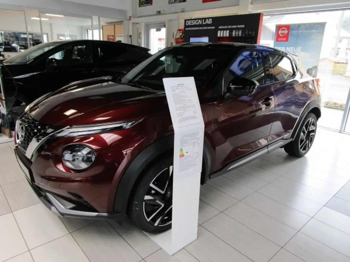 Nissan Juke JUKE 1.0 DIG-T 114 PS 7DCT N-DESIGN Tech DCT NC Černá - 2