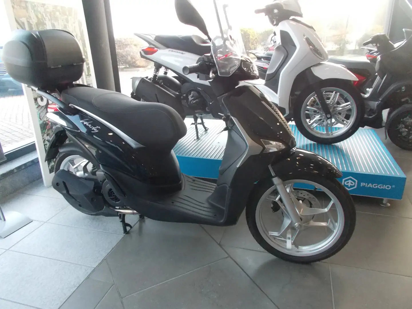 Piaggio Liberty 125 euro 5 + Noir - 1