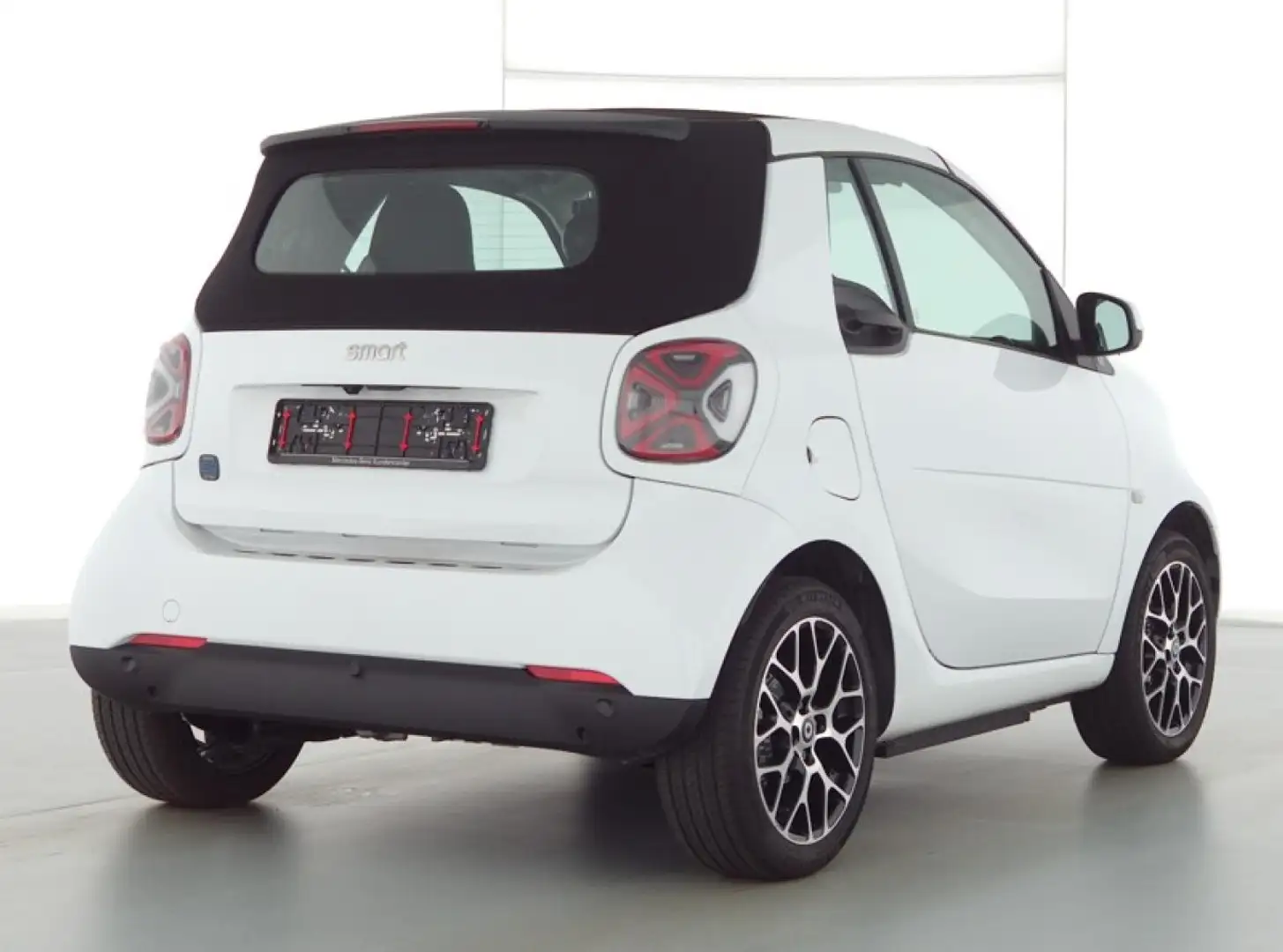 smart forTwo EQ cabrio prime EXCLUSIVE:THE WHITE STAR! White - 2