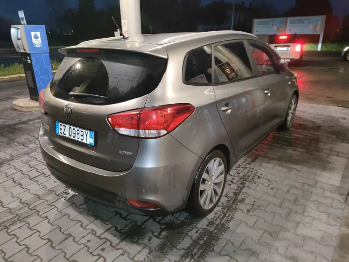 Kia Carens 1.7 CRDi 115 CV Class Grijs - 2