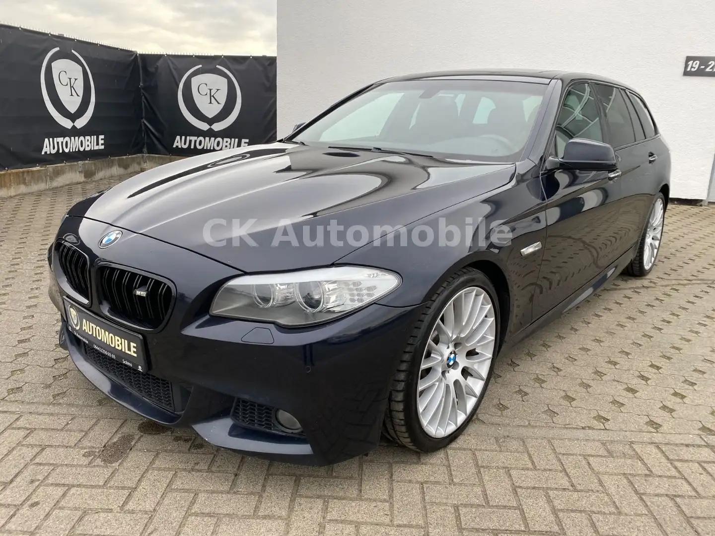 BMW 530 d Touring M Sport/Navi/Leder/Pano/Bi-Xenon Noir - 1