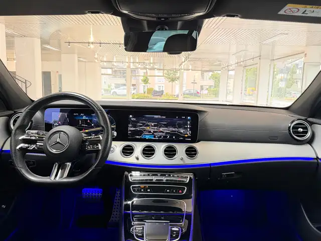 Mercedes-Benz E-Class view 11