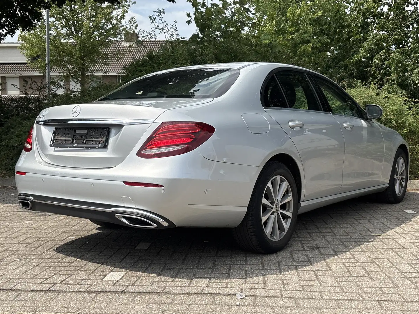 Mercedes-Benz E 200 d € 13.450 NETTO | Leder | Climate | Cruise | Navi Grijs - 2