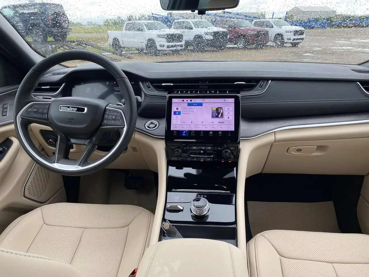 Jeep Grand Cherokee снимка Jeep Grand Cherokee