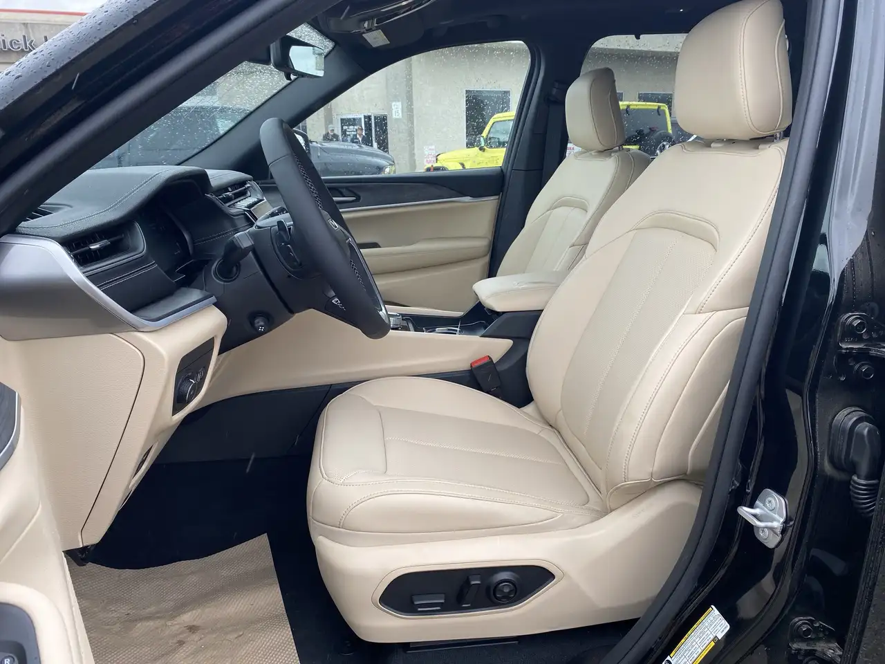 Jeep Grand Cherokee снимка Jeep Grand Cherokee