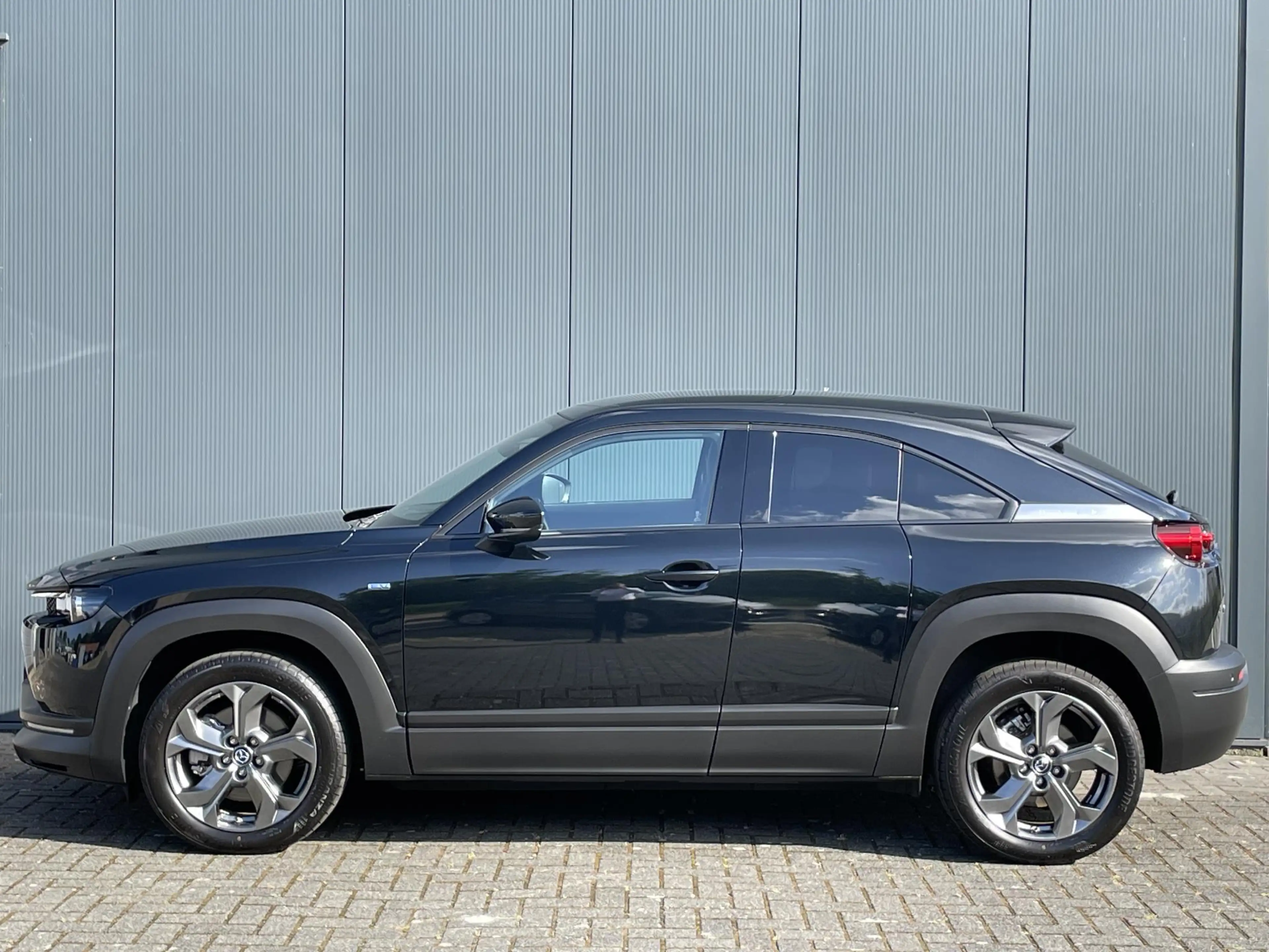Mazda MX-30 e-SkyActiv EV 145 Advantage 36 kWh Nieuwstaat — photo 2