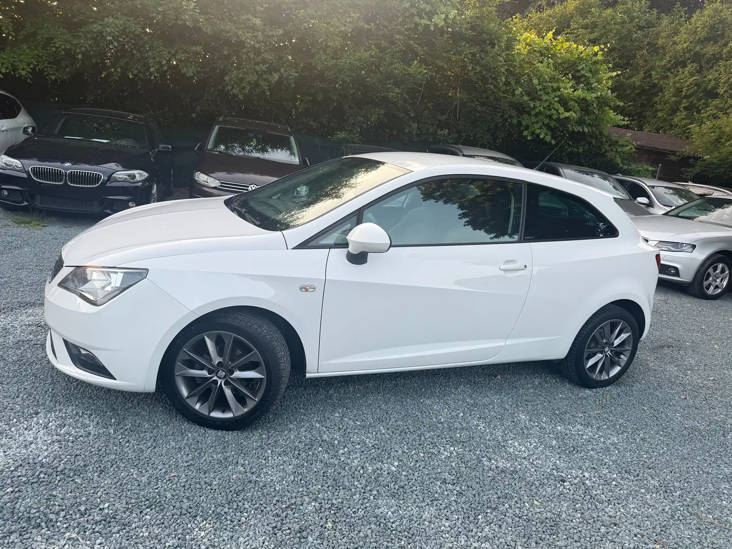 SEAT Ibiza SC 1.2i I-TECH Style Siege Sport Navigations Garan Weiß - 1