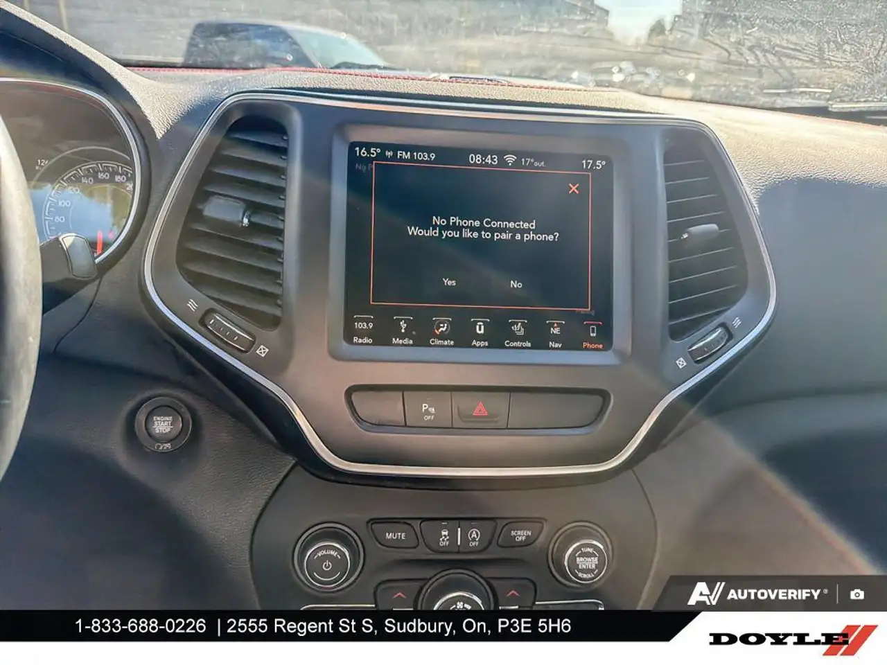 Jeep Cherokee снимка Jeep Cherokee