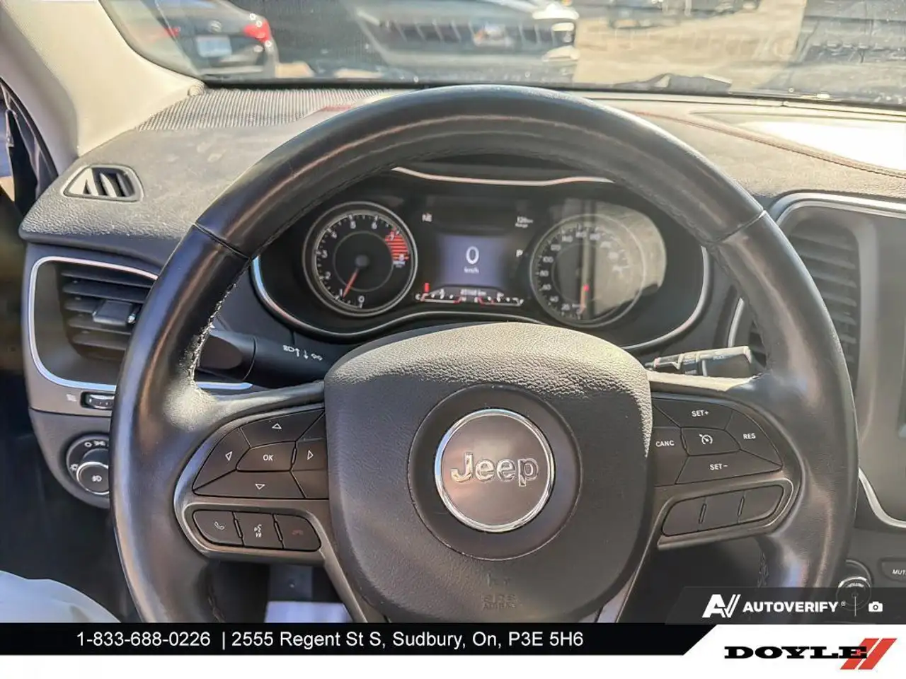 Jeep Cherokee снимка Jeep Cherokee