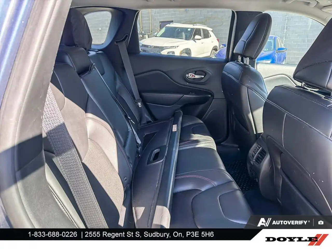 Jeep Cherokee снимка Jeep Cherokee