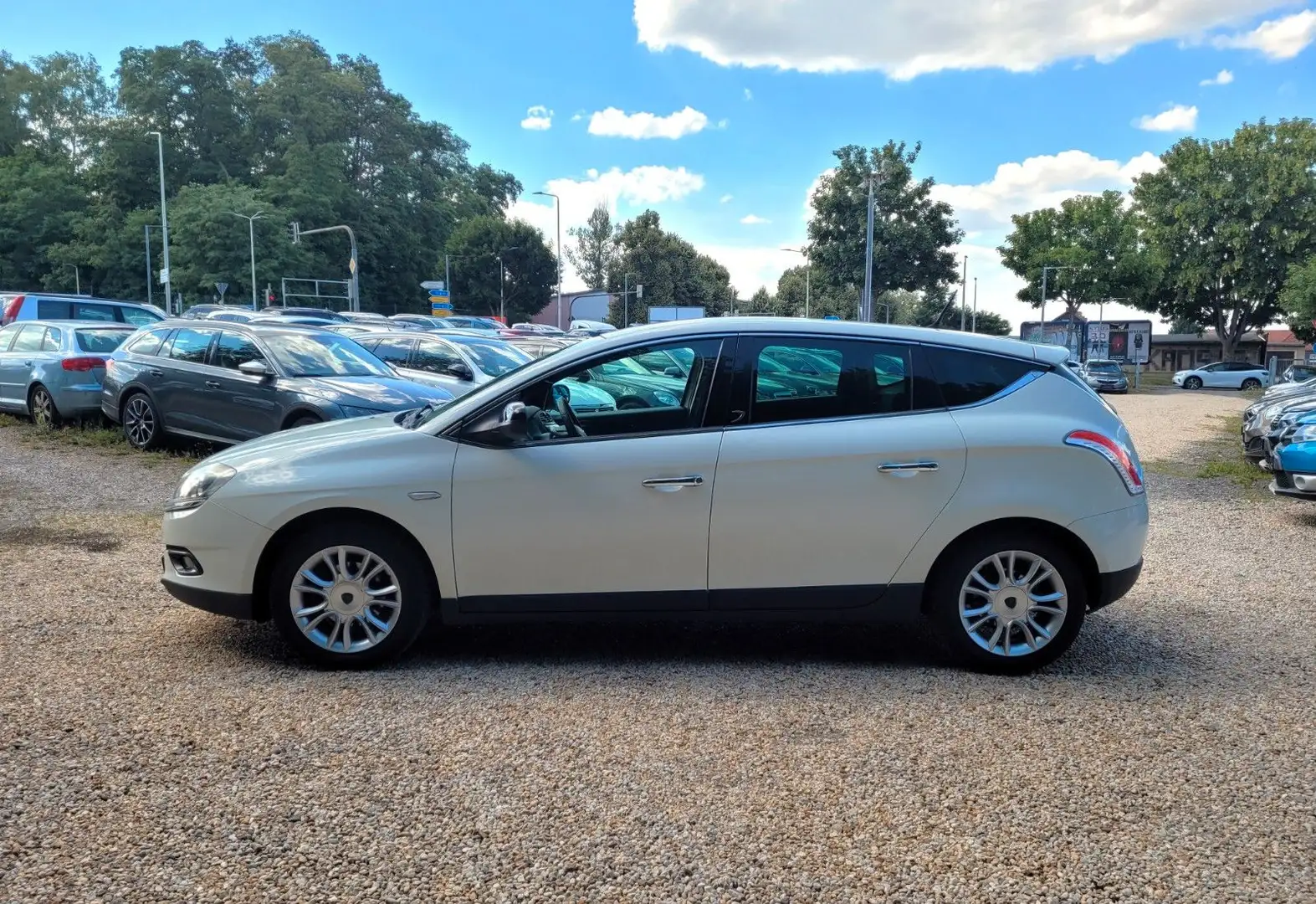 Lancia Delta Oro 1.4 Eur 4*Leder*Klimaautom.*SR+LMF*WR* Blanc - 2