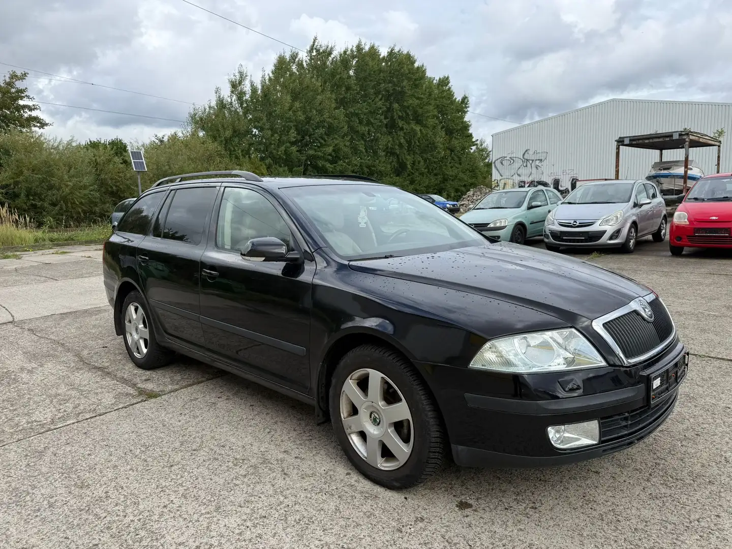 Skoda Octavia Elegance, Service Neu !!! TÜV Neu!!! Schwarz - 2