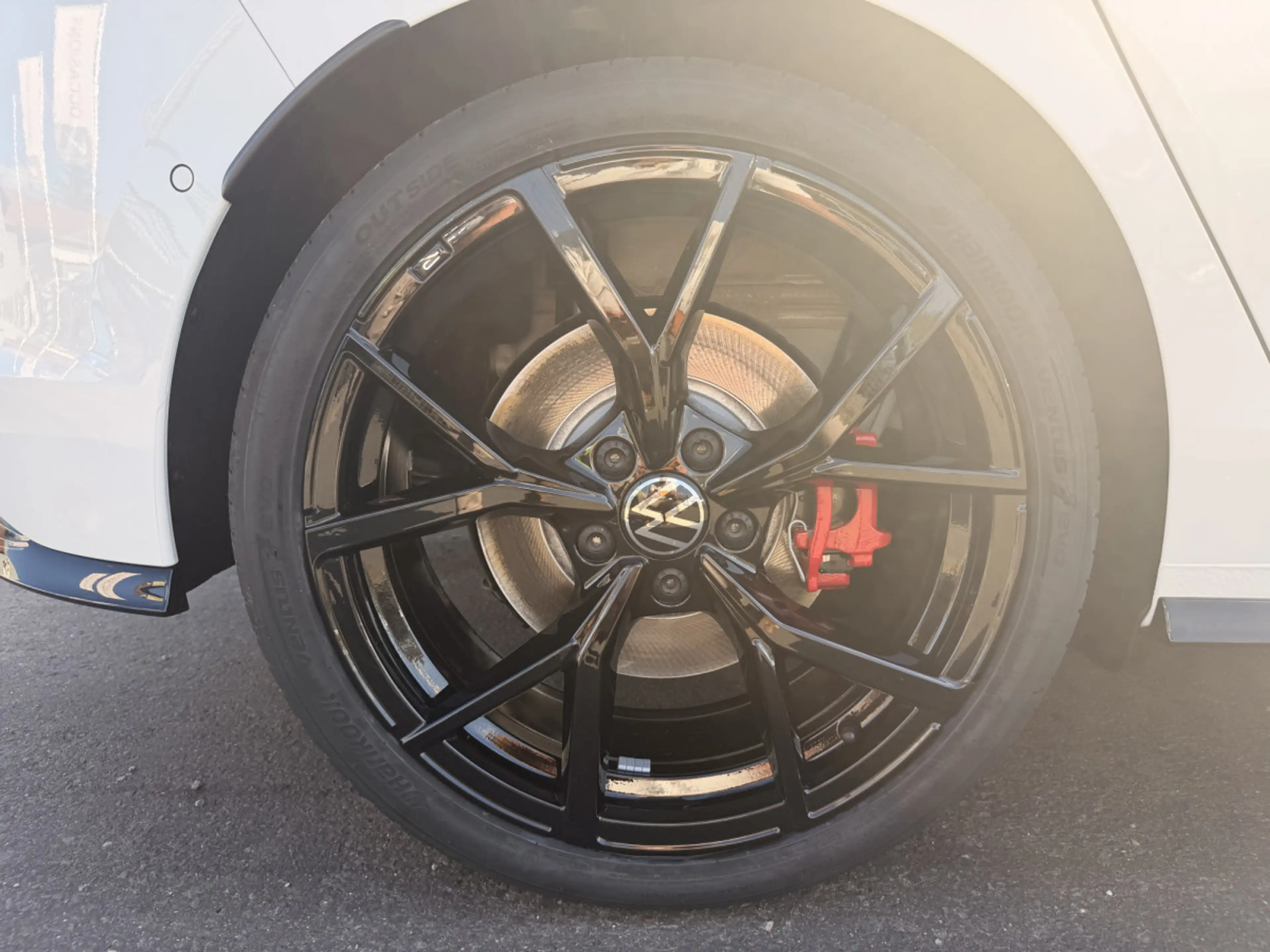 Volkswagen Golf GTI 300 Clubsport DSG — photo 12