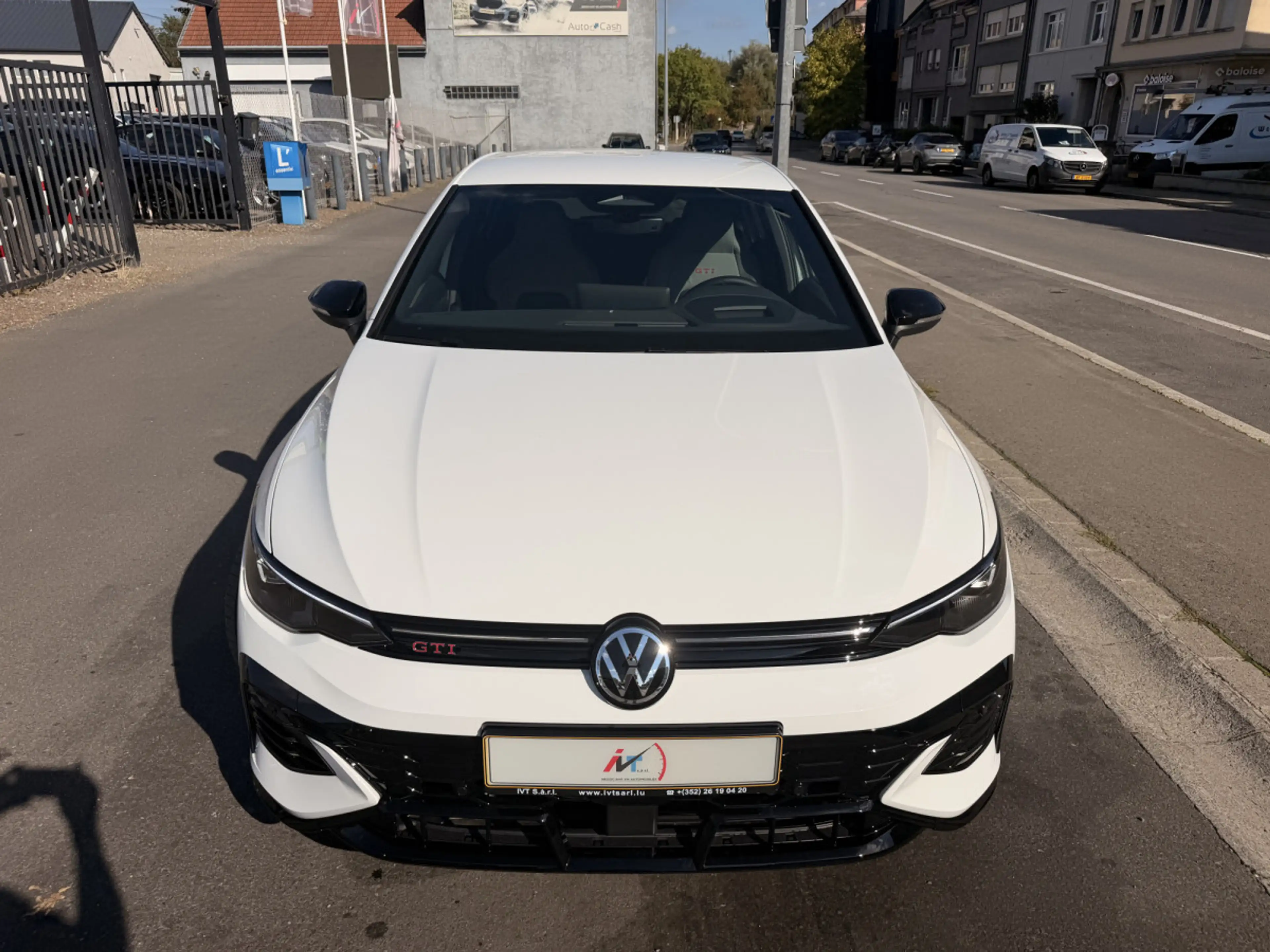 Volkswagen Golf GTI 300 Clubsport DSG — photo 2