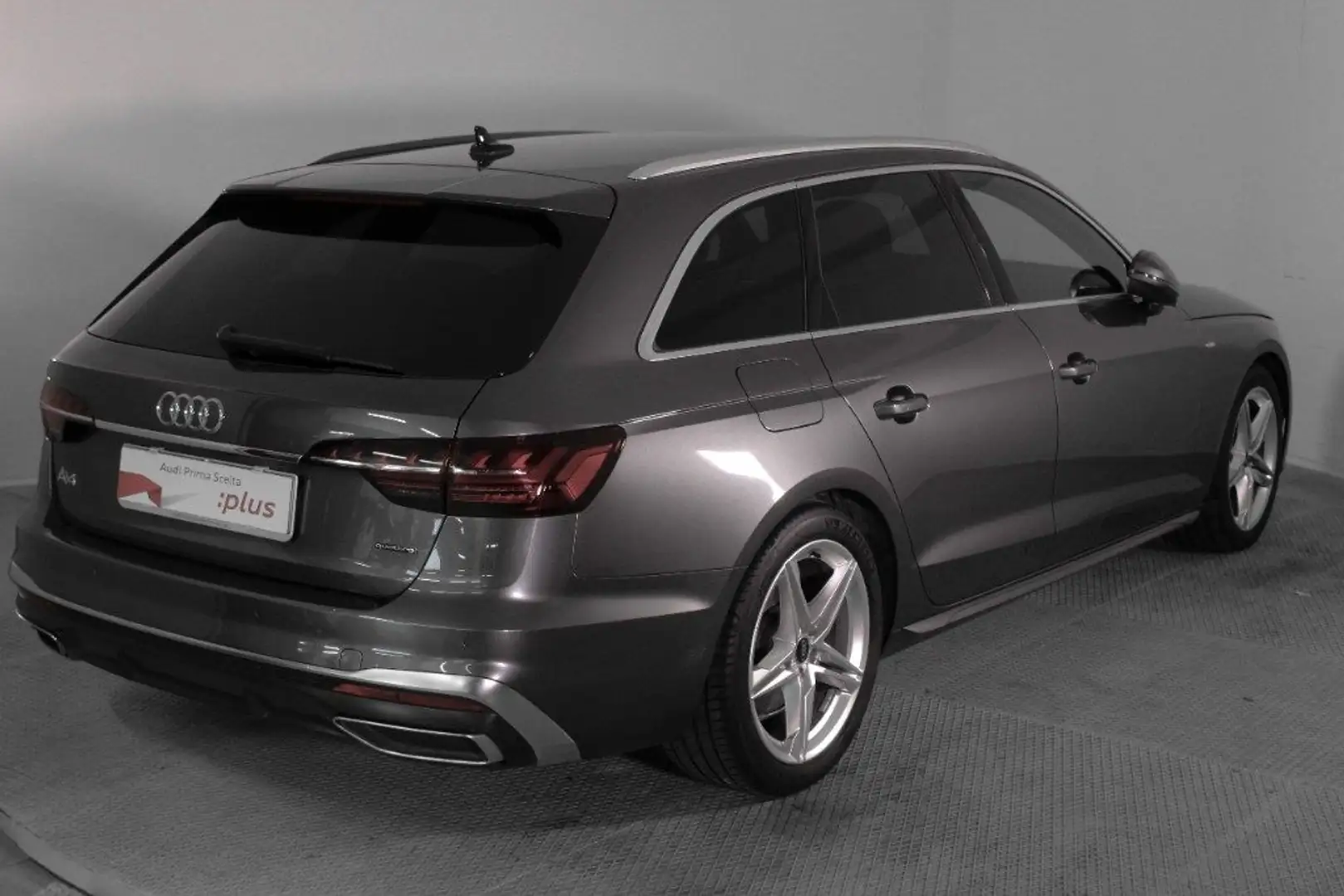 Audi A4 Avant 40 TDI quattro S tronic S line edition Grigio - 2