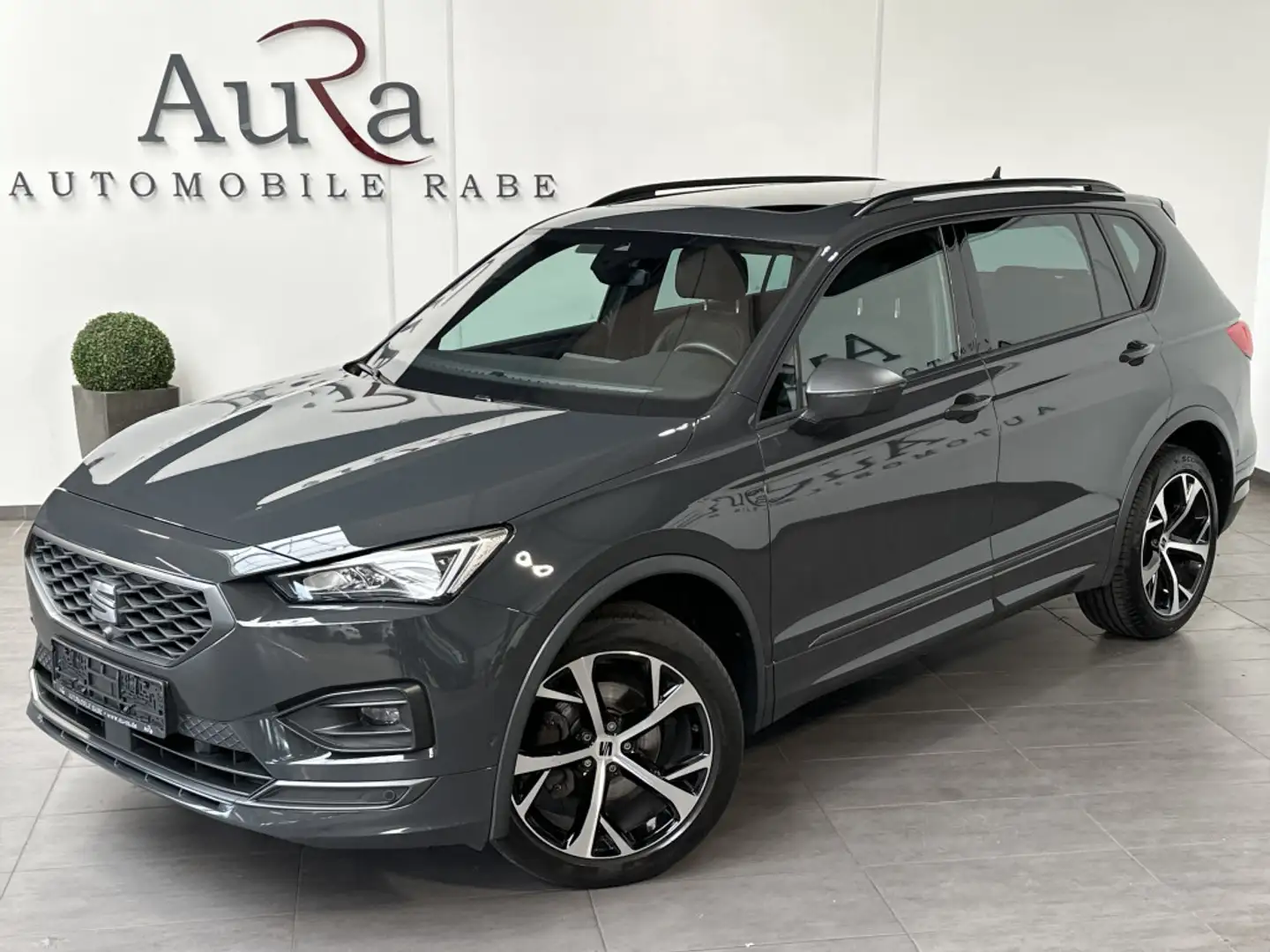 SEAT Tarraco 2.0 TDI DSG FR 7-SItzer NAV+LED+AHK+PANO Grau - 1