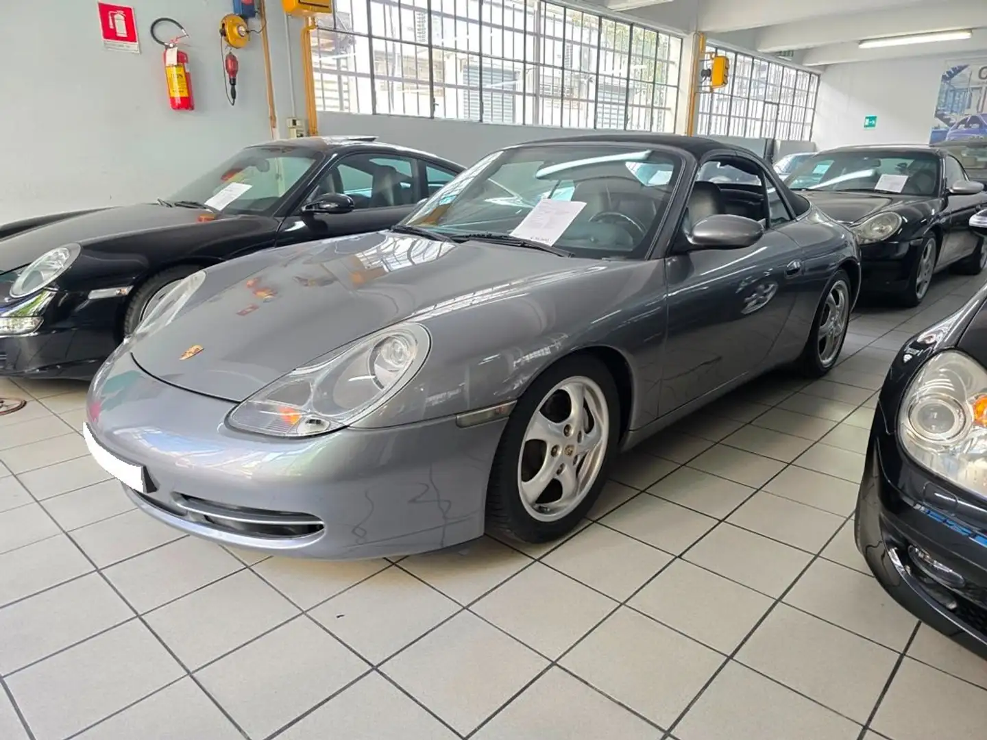 Porsche 996 Cabrio 3.4 Carrera 4 MANUALE/BOOK/CRS Grigio - 1