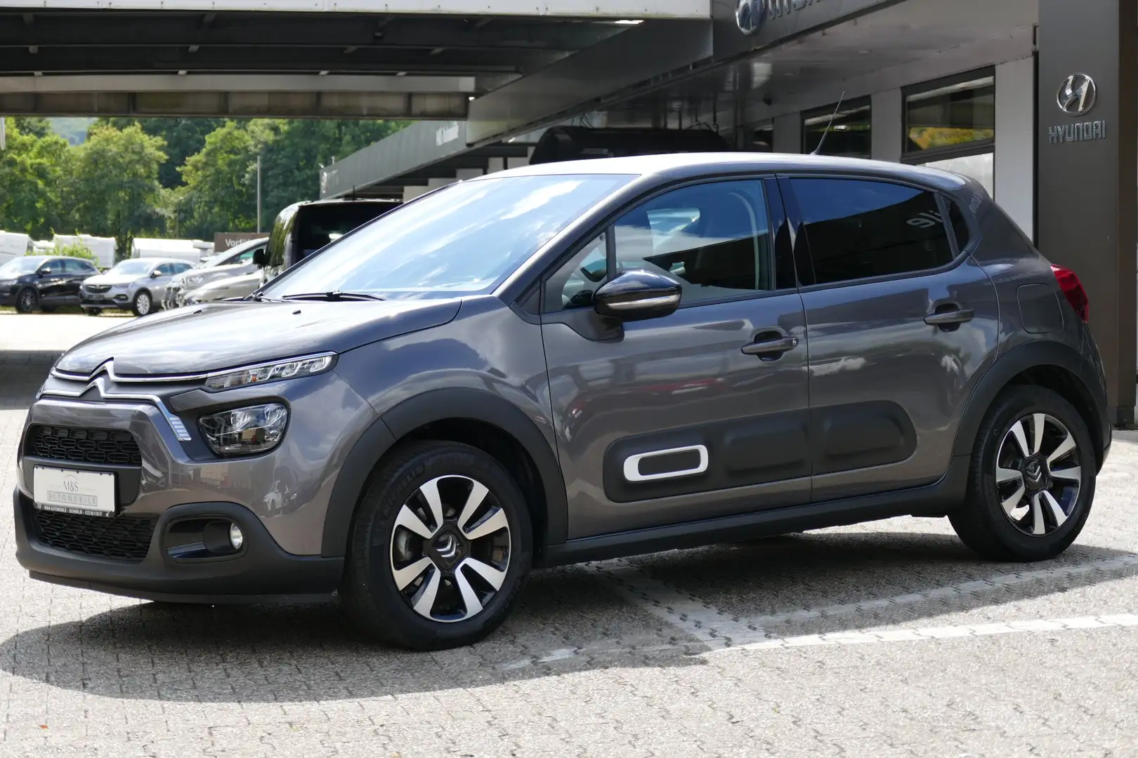 Citroen C3 C3 Pure Tech 110 S Grijs - 1