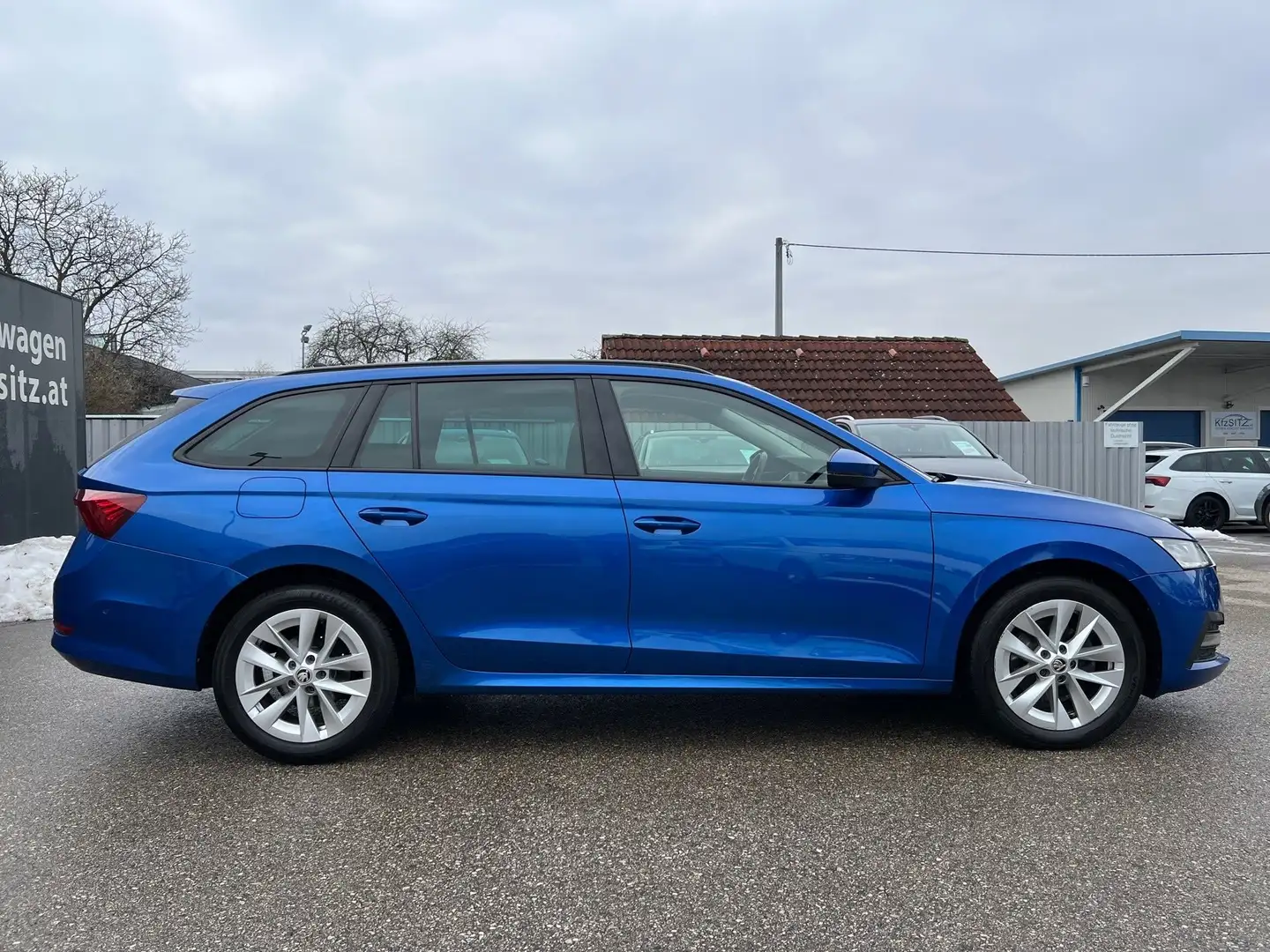 Skoda Octavia Combi 2,0 TDI DSG | MATRIX LED Blau - 2