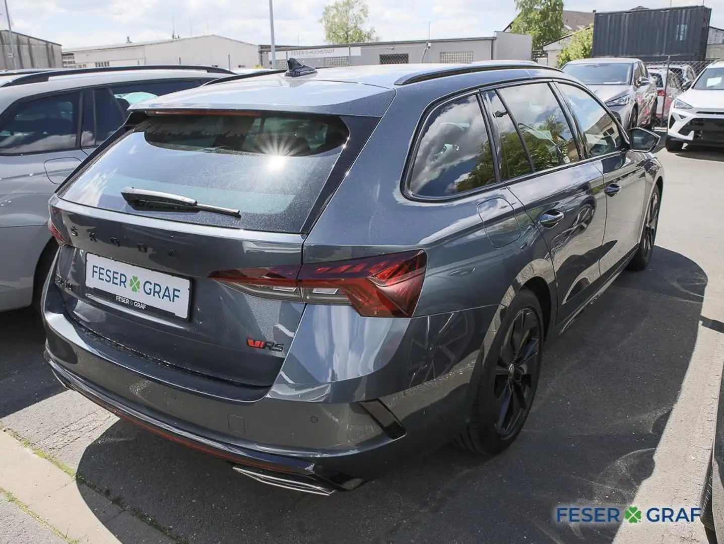 Skoda Octavia Combi RS 2.0 TDI DSG Navi HUD LED Keyless SiHz r Grey - 2