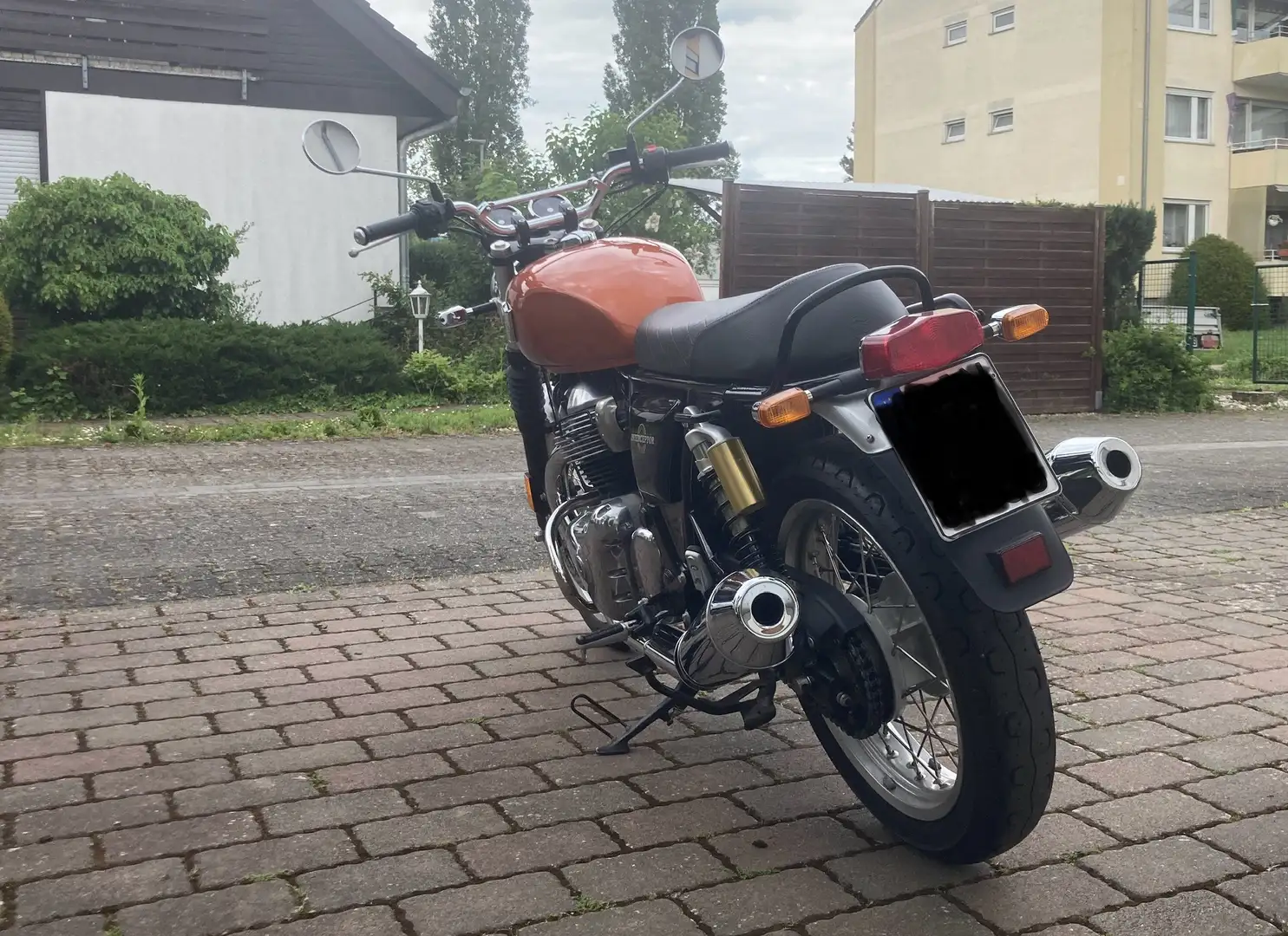 Royal Enfield Interceptor Orange - 2