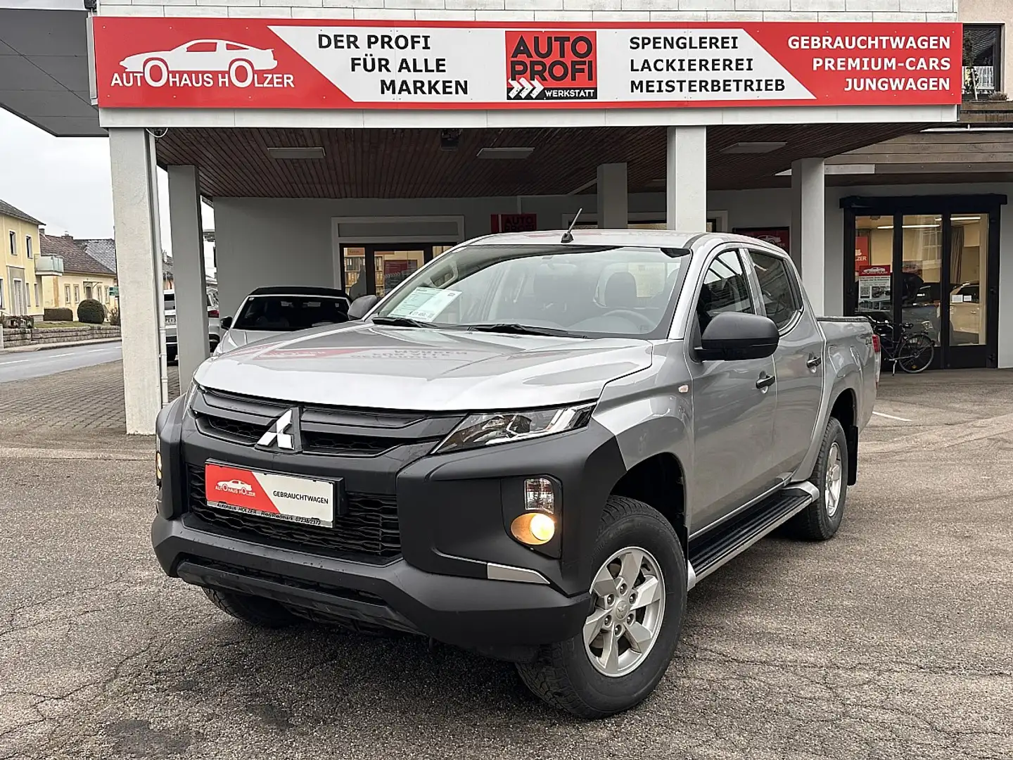 Mitsubishi L200 L 200 2,2 DI-D HP 4WD Doppelkabine Work Edition... Grau - 1