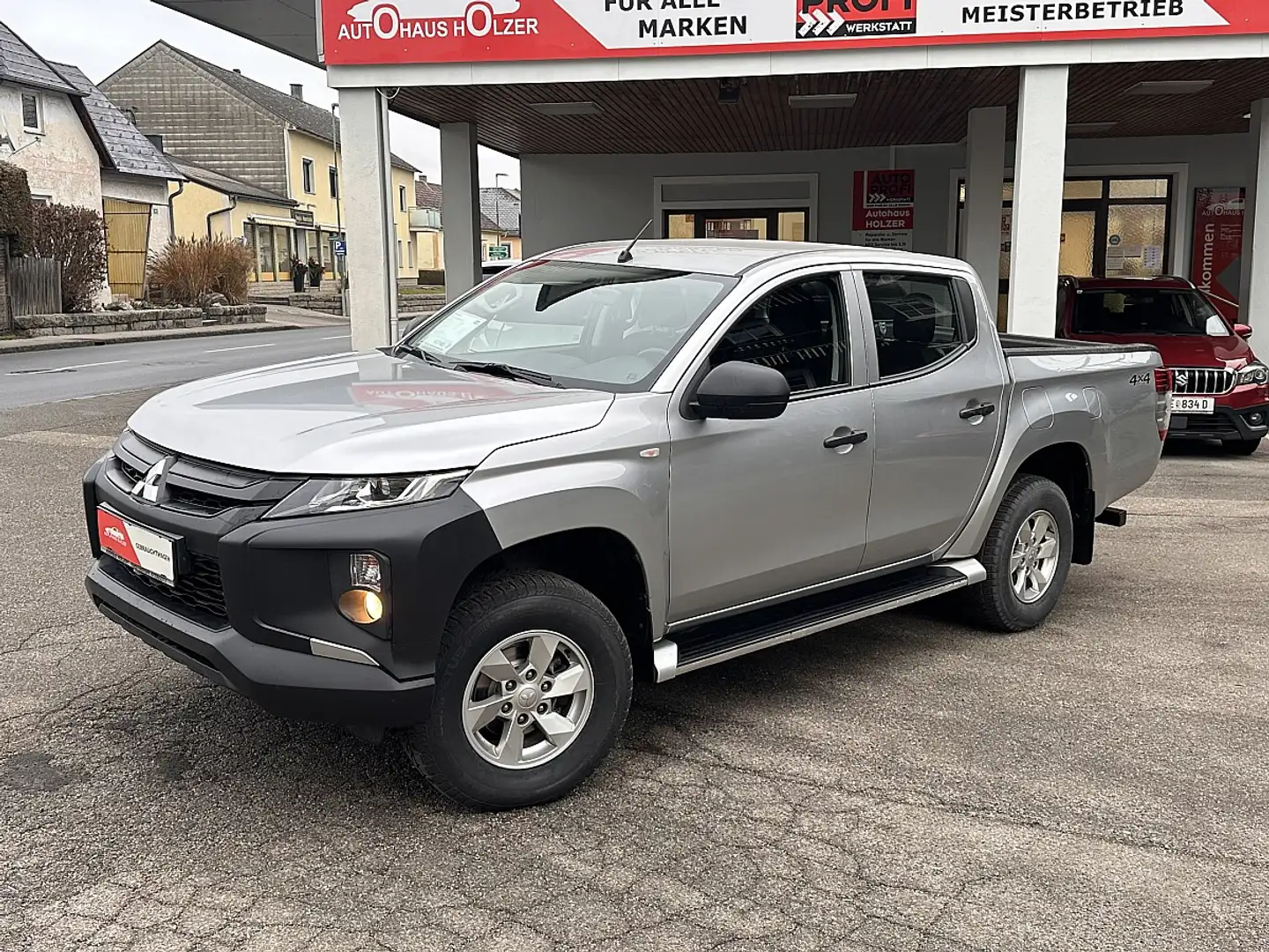 Mitsubishi L200 L 200 2,2 DI-D HP 4WD Doppelkabine Work Edition... Grau - 2