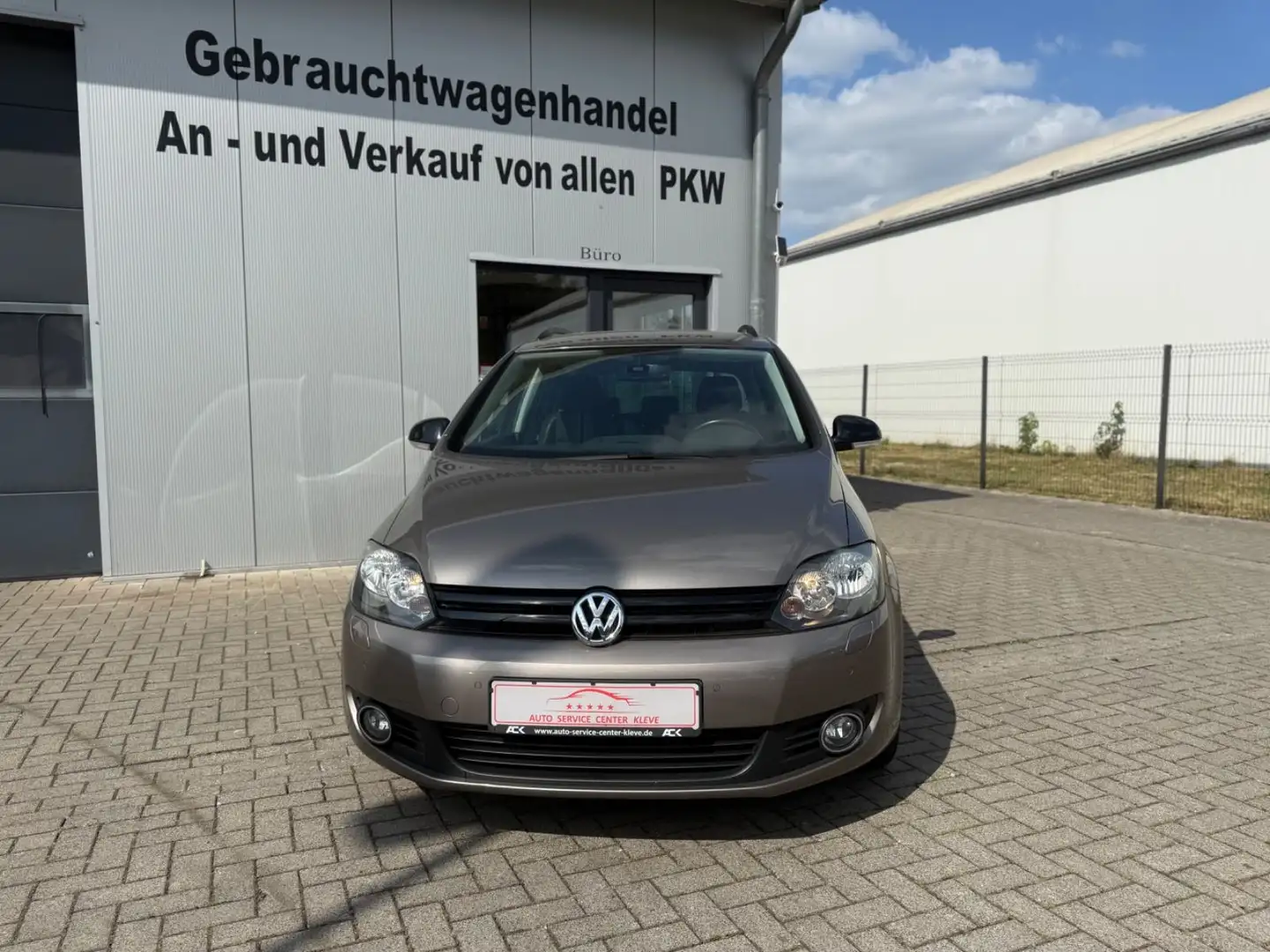 Volkswagen Golf Plus VI Match*DSG*AHK*NAVI*PDC*SHZ Braun - 2