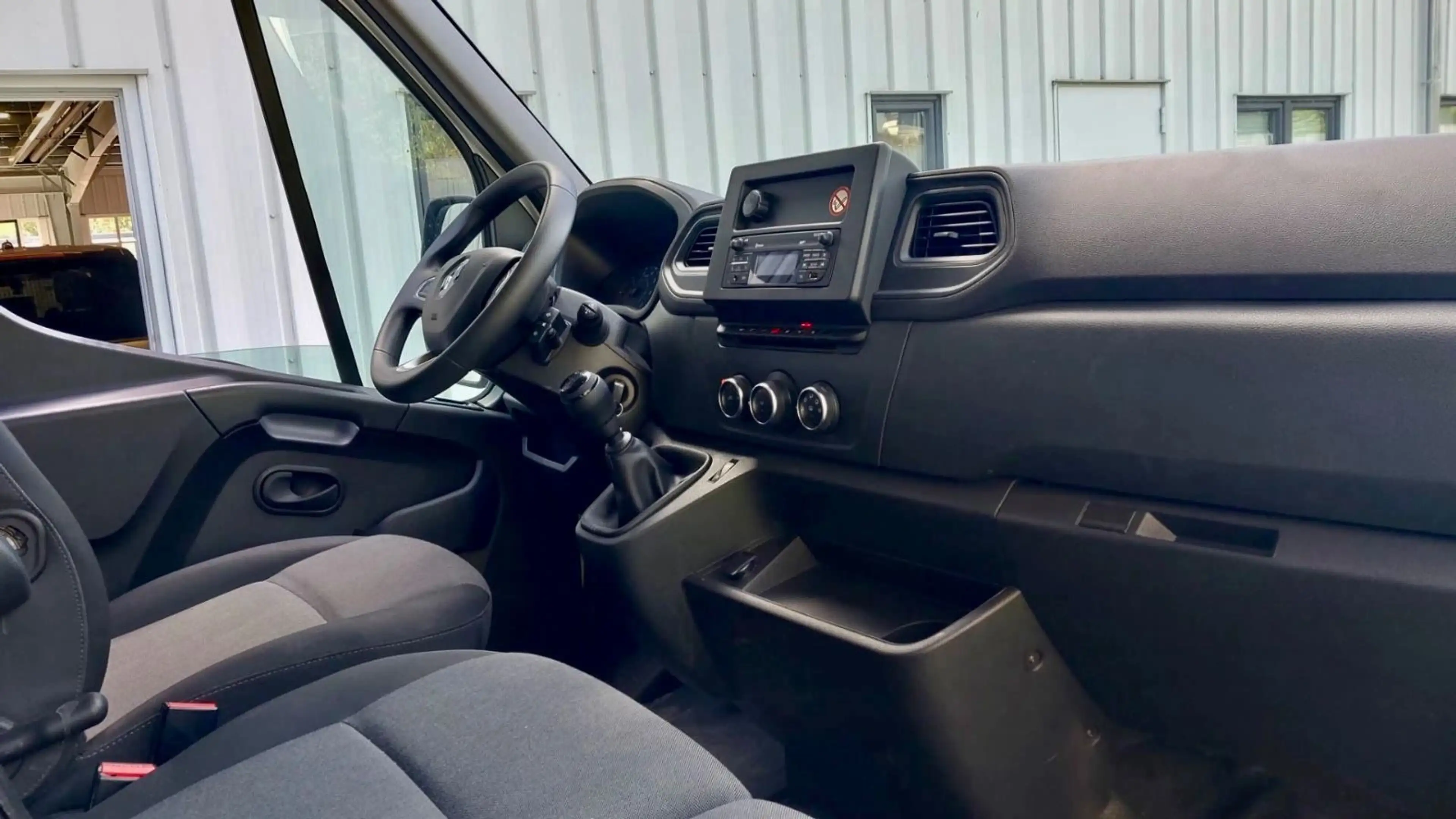 Renault Master L2H2 BUS 9-Sitze 1.HAND CAM PDC TEMPOMAT — photo 6
