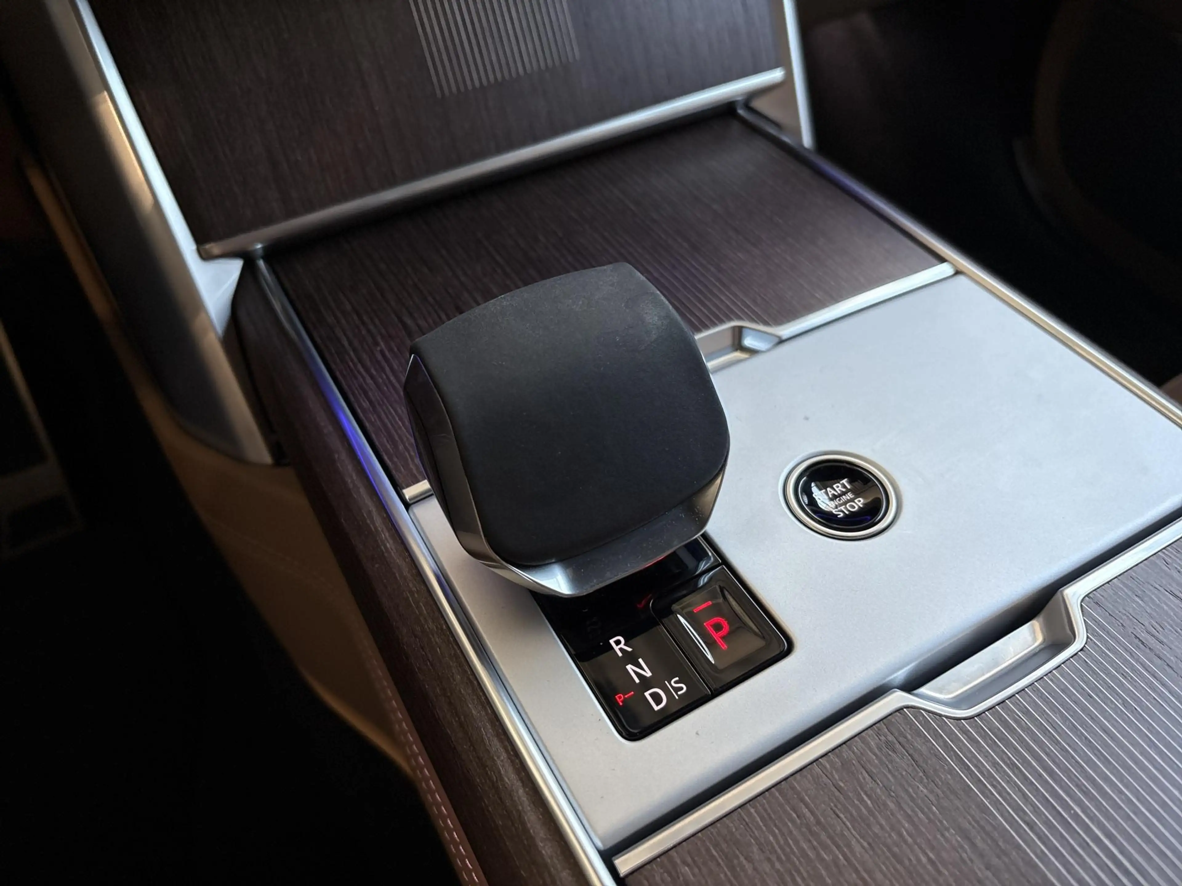 Land Rover Range Rover P550e Autobiography | Tow Pack | Shadow Pack | Hom — photo 15