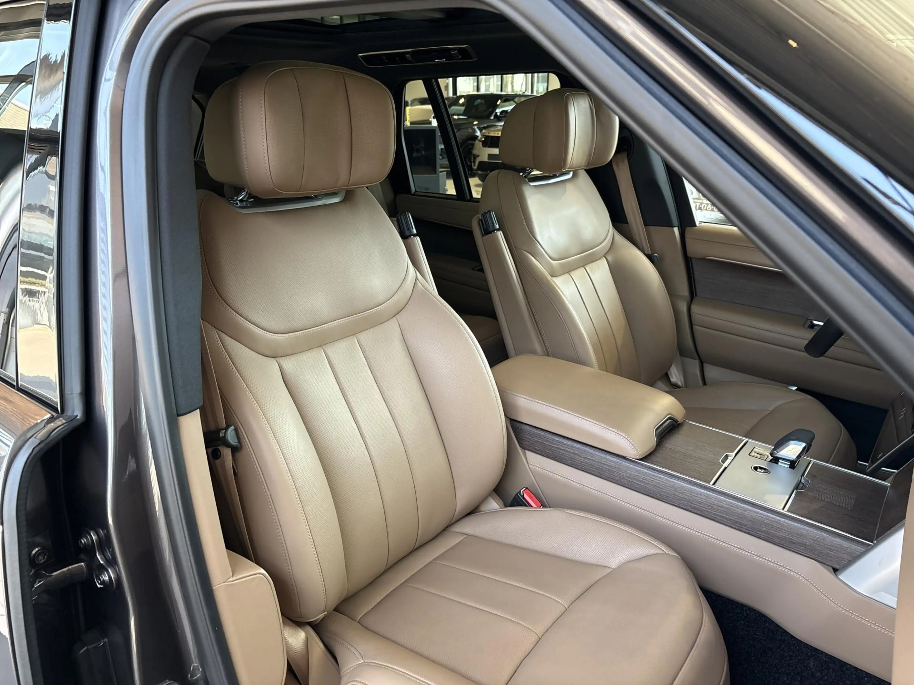 Land Rover Range Rover P550e Autobiography | Tow Pack | Shadow Pack | Hom — photo 10