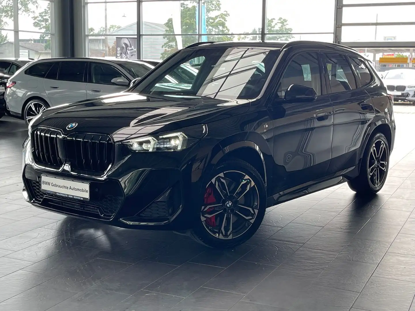 BMW X1 18i sDrive M Sport A-LED/AHK/Pano/Shadow Schwarz - 2
