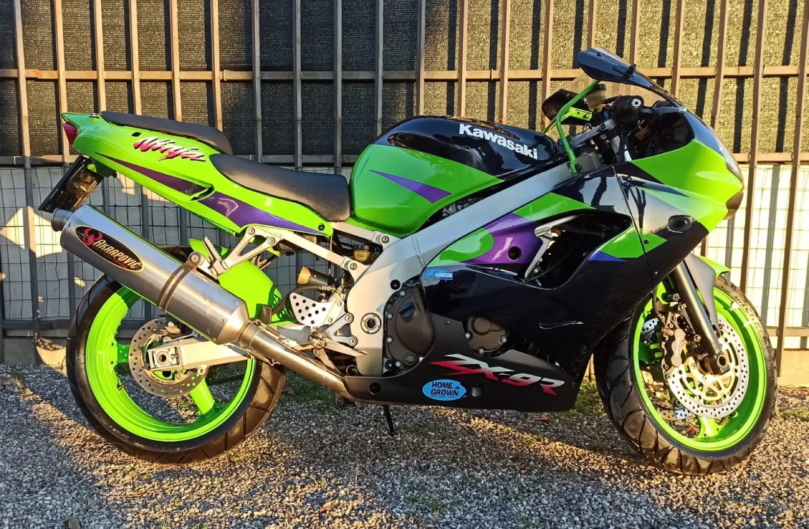 Kawasaki Ninja ZX-9R R - 2