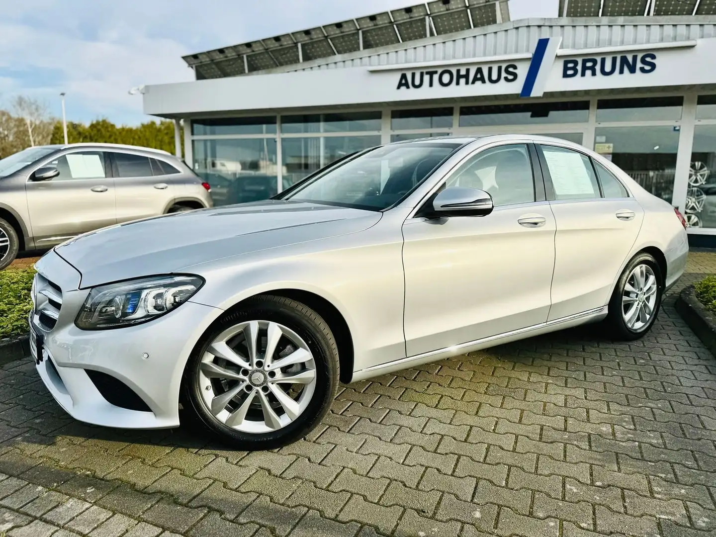 Mercedes-Benz C 180 AVANTGARDE, Autom., RFK, Multi-LED, Navi, PTS, SHZ Silber - 2