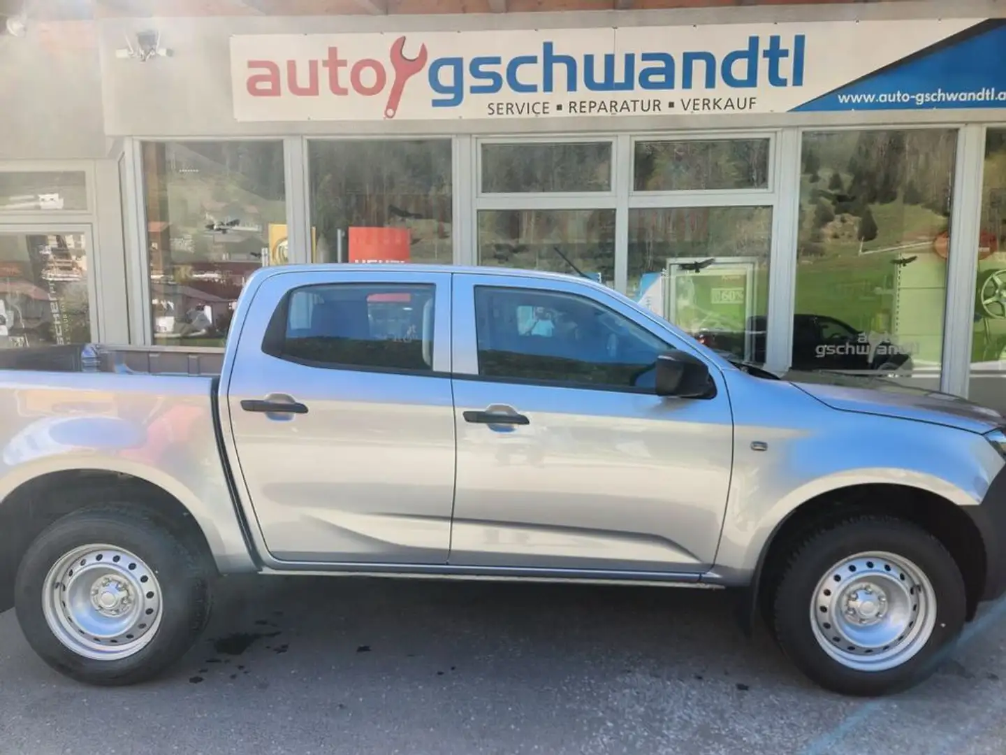 Isuzu D-Max Double Cab 4WD L AT Silber - 2