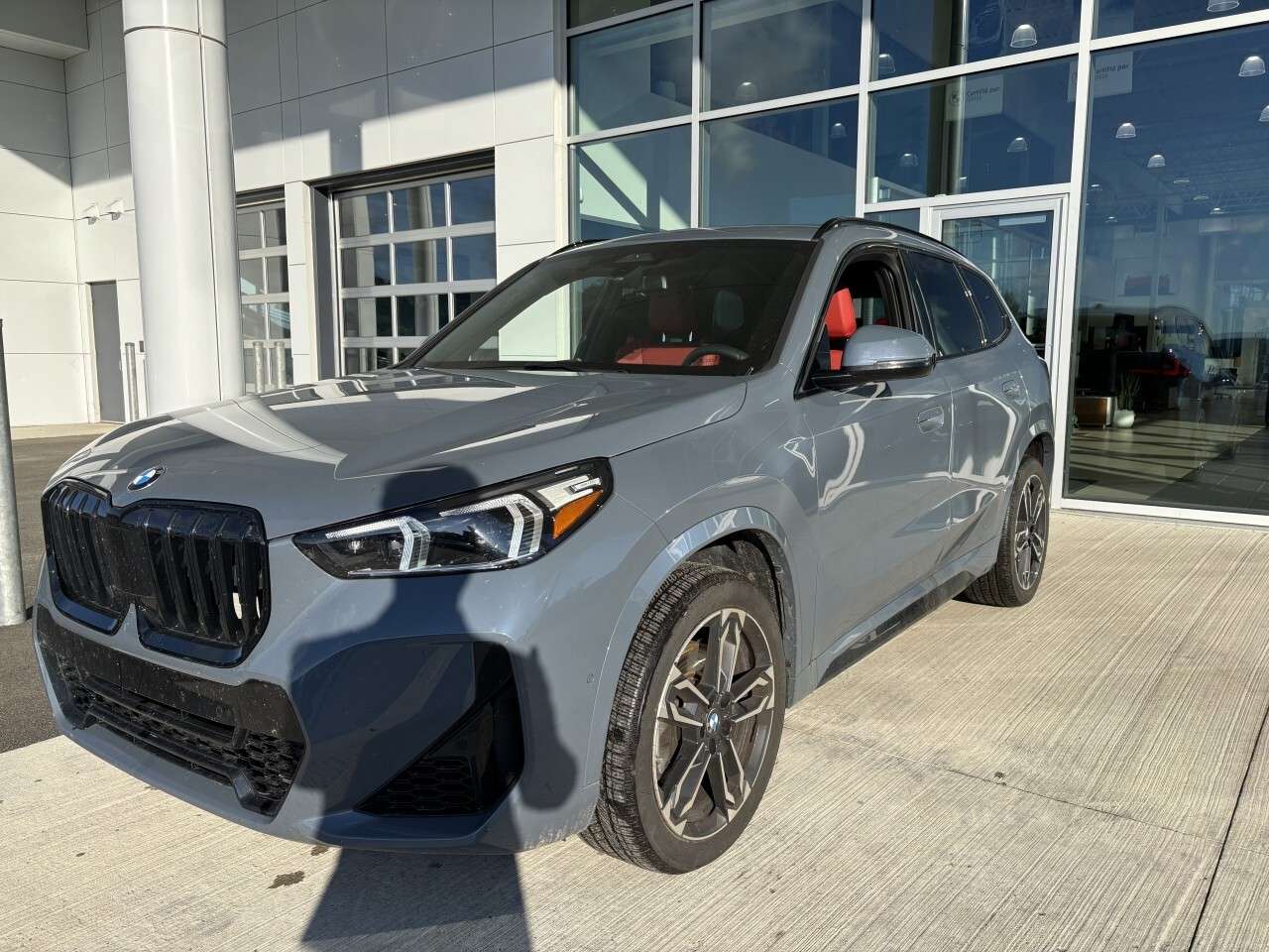 2025 BMW X1 xDrive28i M Sport * Groupe de Luxe Essentiel