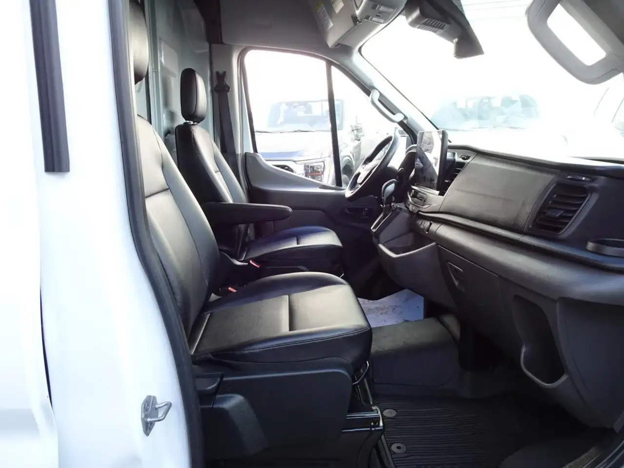 Ford Transit Cargo Van снимка Ford Transit Cargo Van