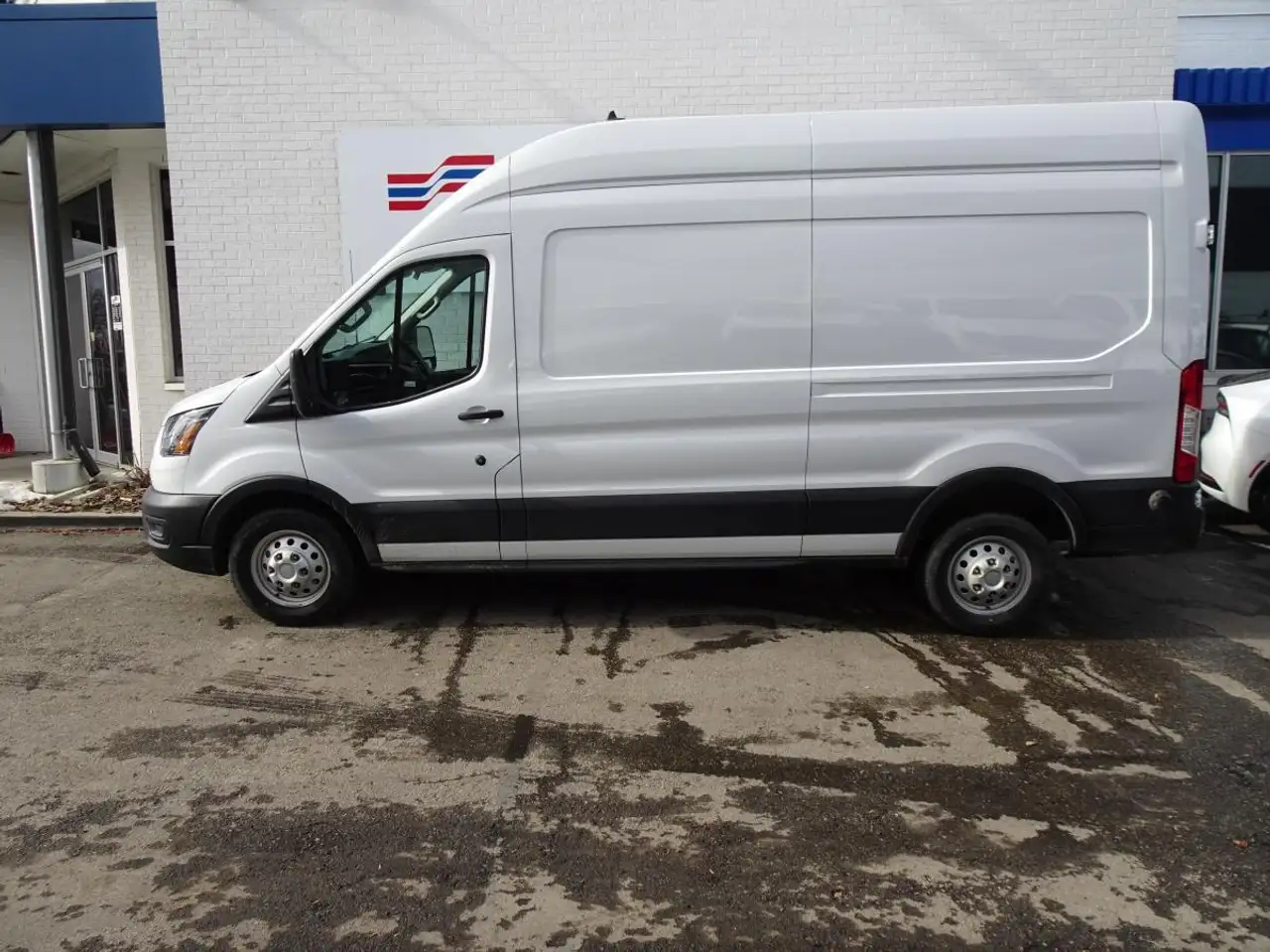 Ford Transit Cargo Van снимка Ford Transit Cargo Van