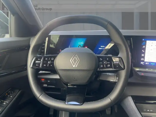 Renault Austral view 11