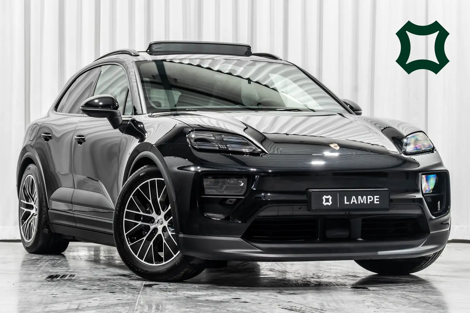 Porsche Macan Electric Pano BOSE Trekhaak Sport Chrono MatrixLED Noir - 1