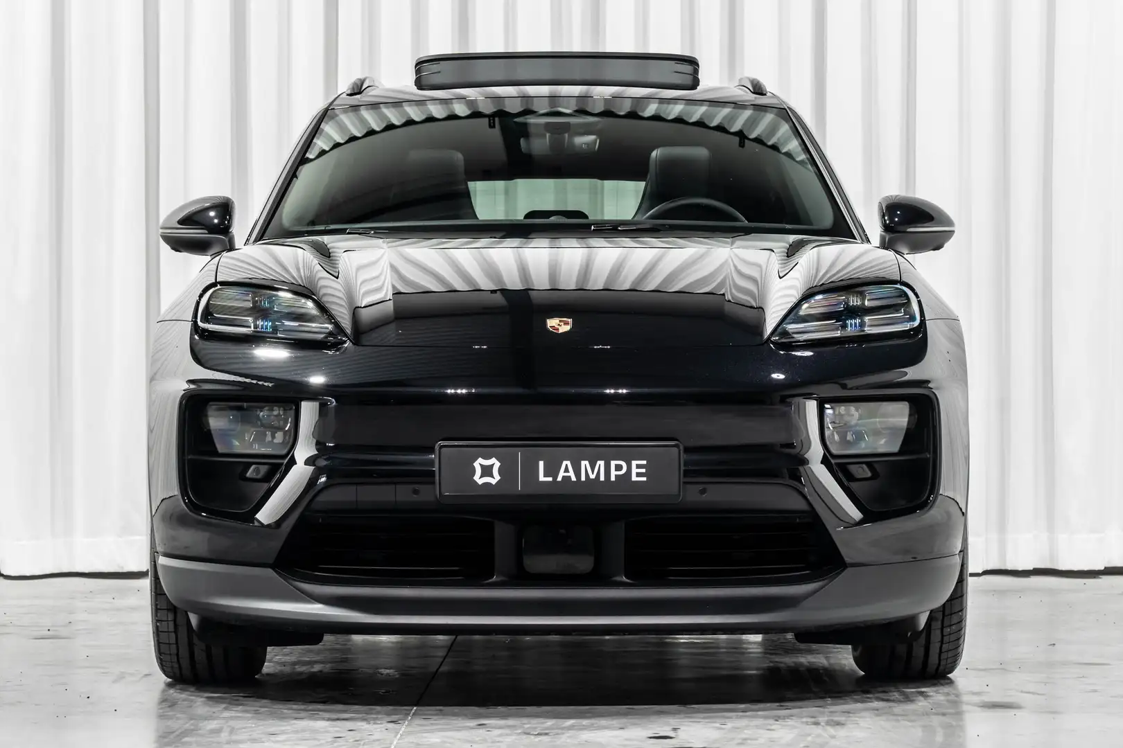Porsche Macan Electric Pano BOSE Trekhaak Sport Chrono MatrixLED Noir - 2