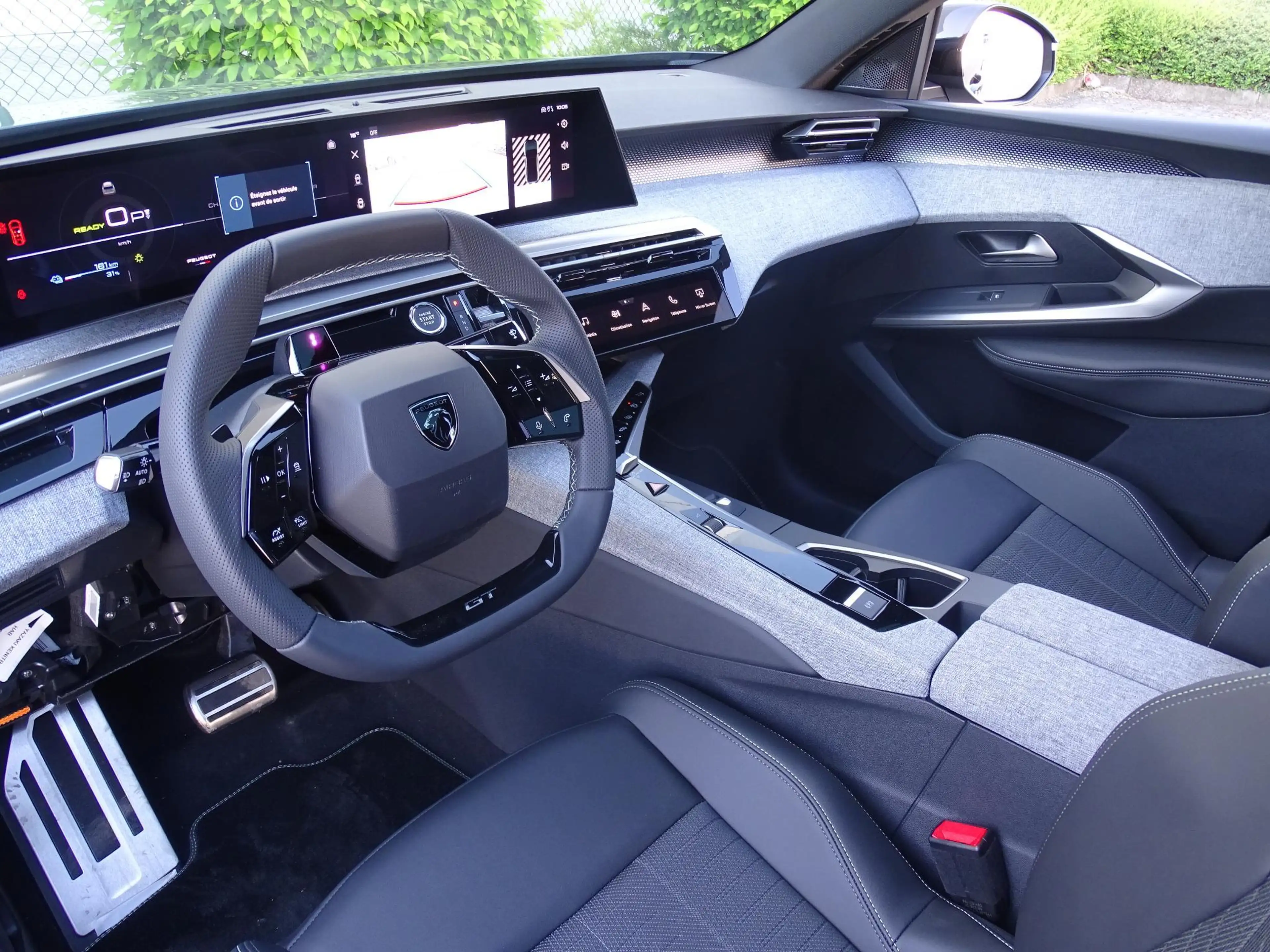 Peugeot 3008 e-3008 210 GT+open dak — photo 8