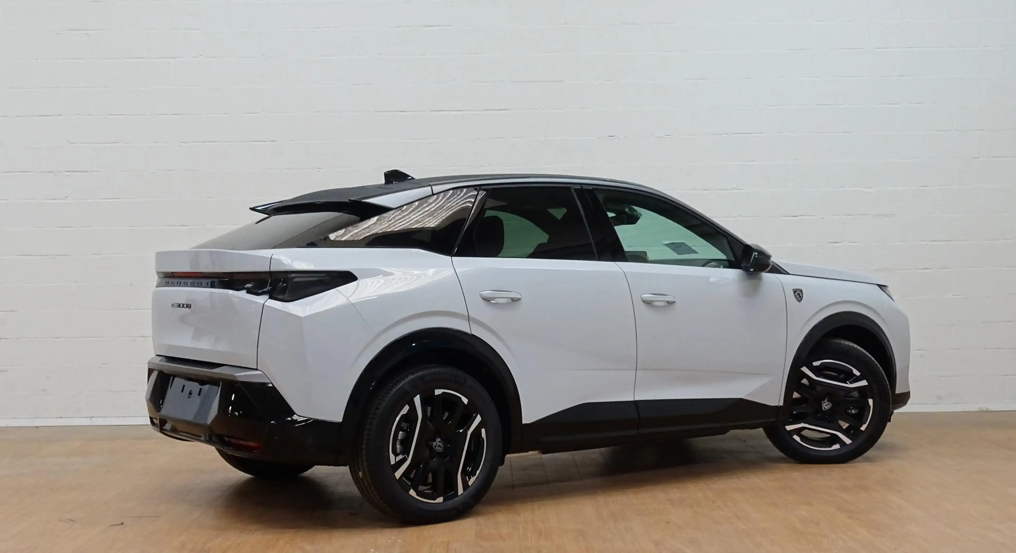 Peugeot 3008 e-3008 210 GT+open dak — photo 3