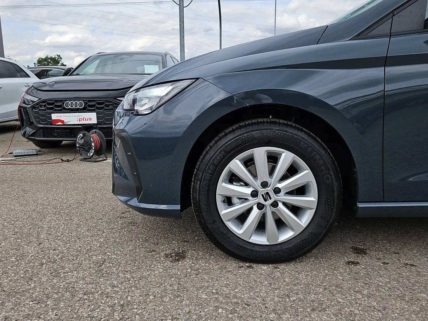 SEAT Ibiza Reference Edition 1.0 80PS Blau - 2