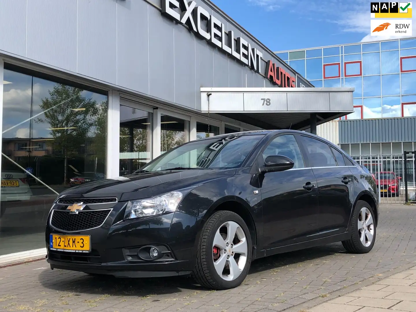 Chevrolet Cruze 1.8 LT - Navigatie Zwart - 1
