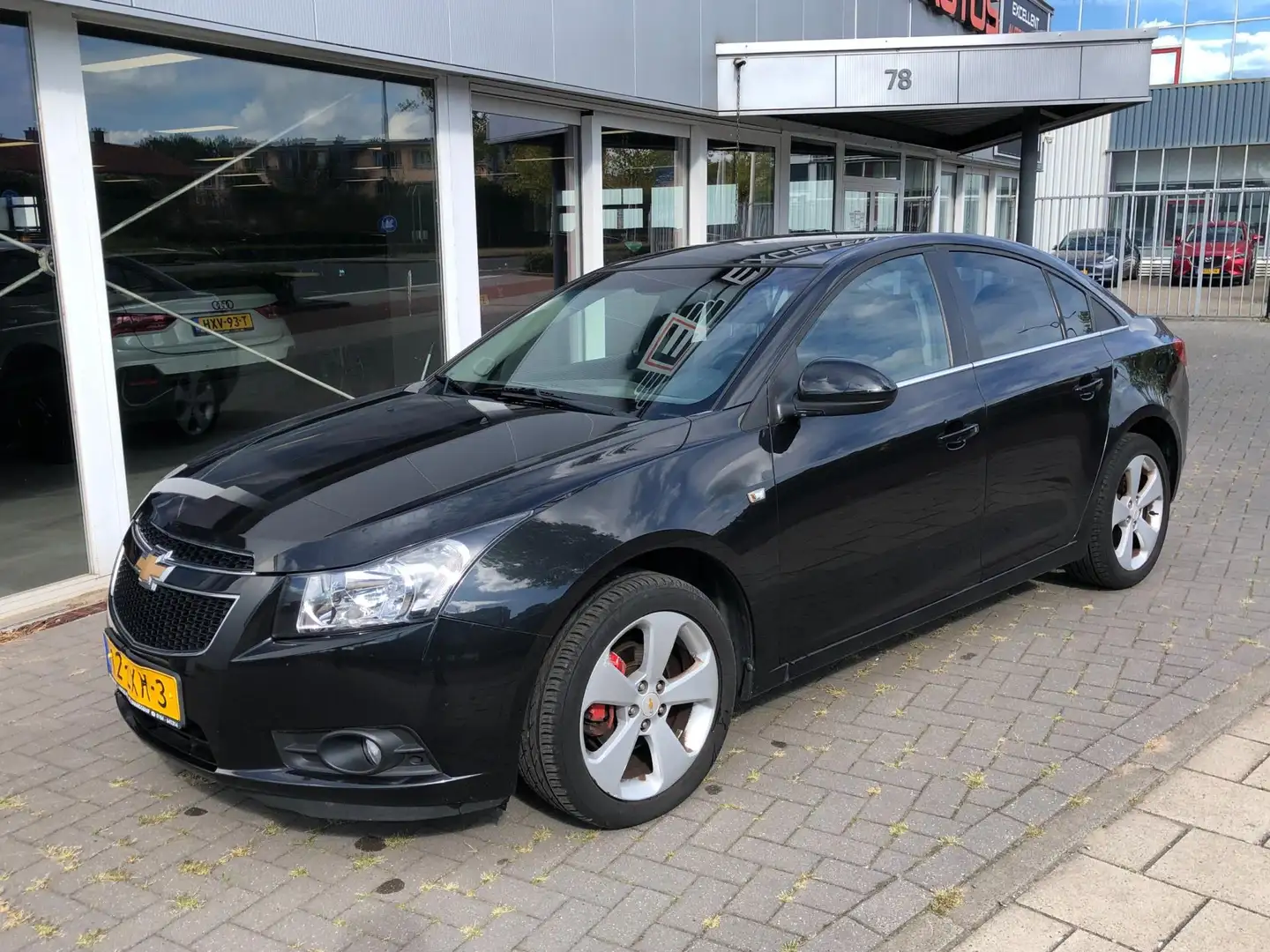 Chevrolet Cruze 1.8 LT - Navigatie Zwart - 2