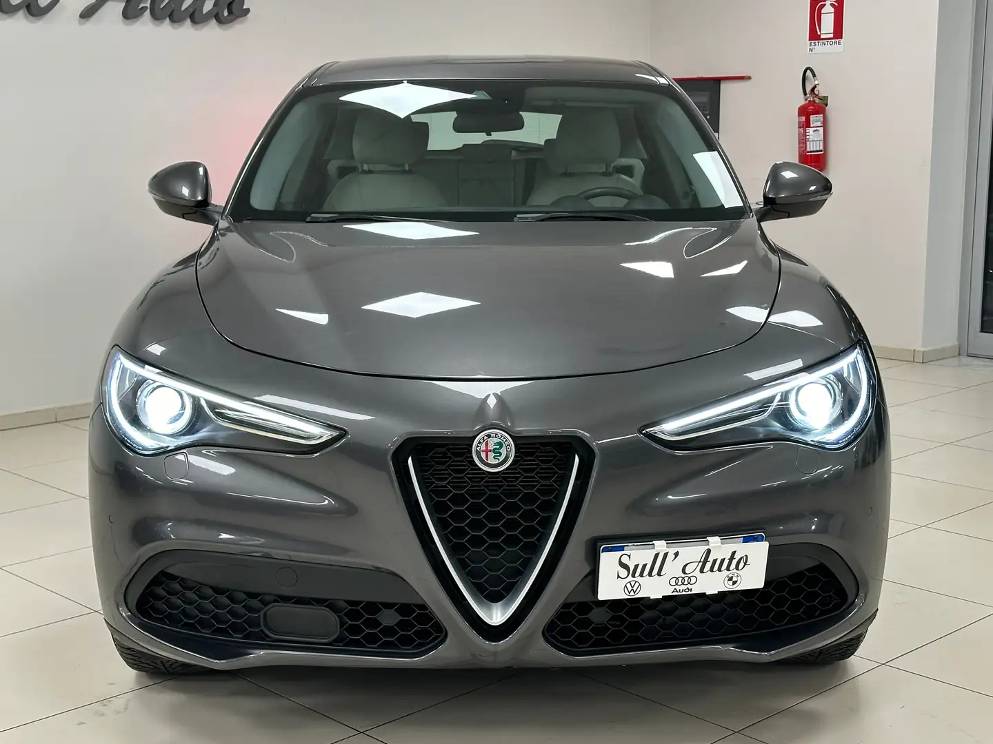 Alfa Romeo Stelvio 2.2 t Executive rwd 190cv auto my19 Grey - 2