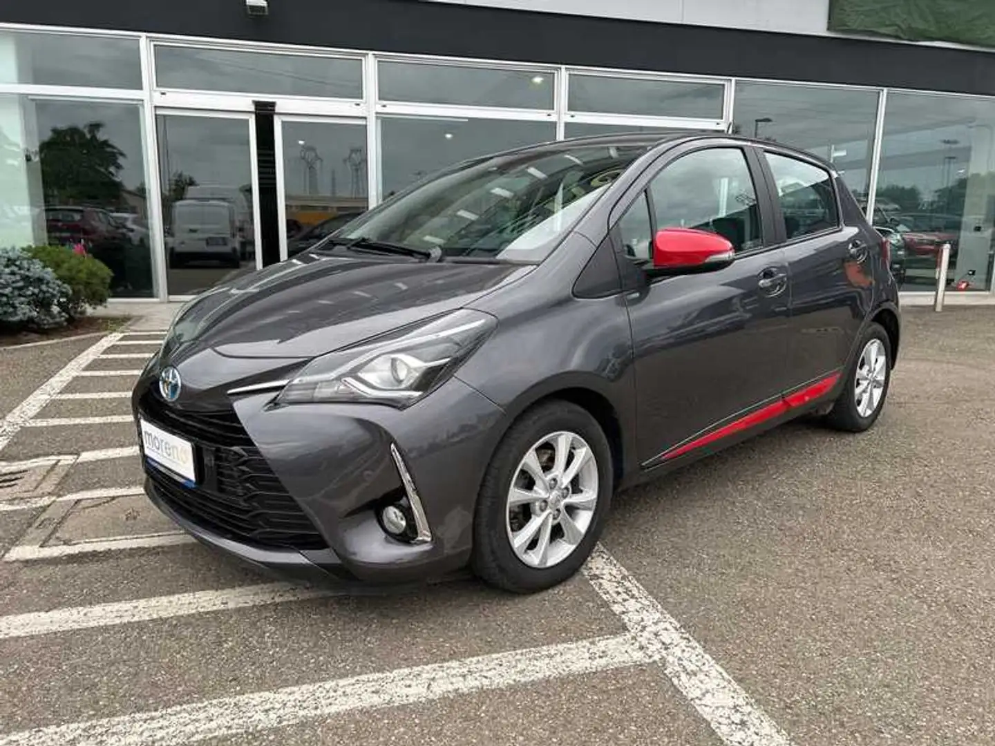 Toyota Yaris 1.5 hybrid Active Grigio - 1